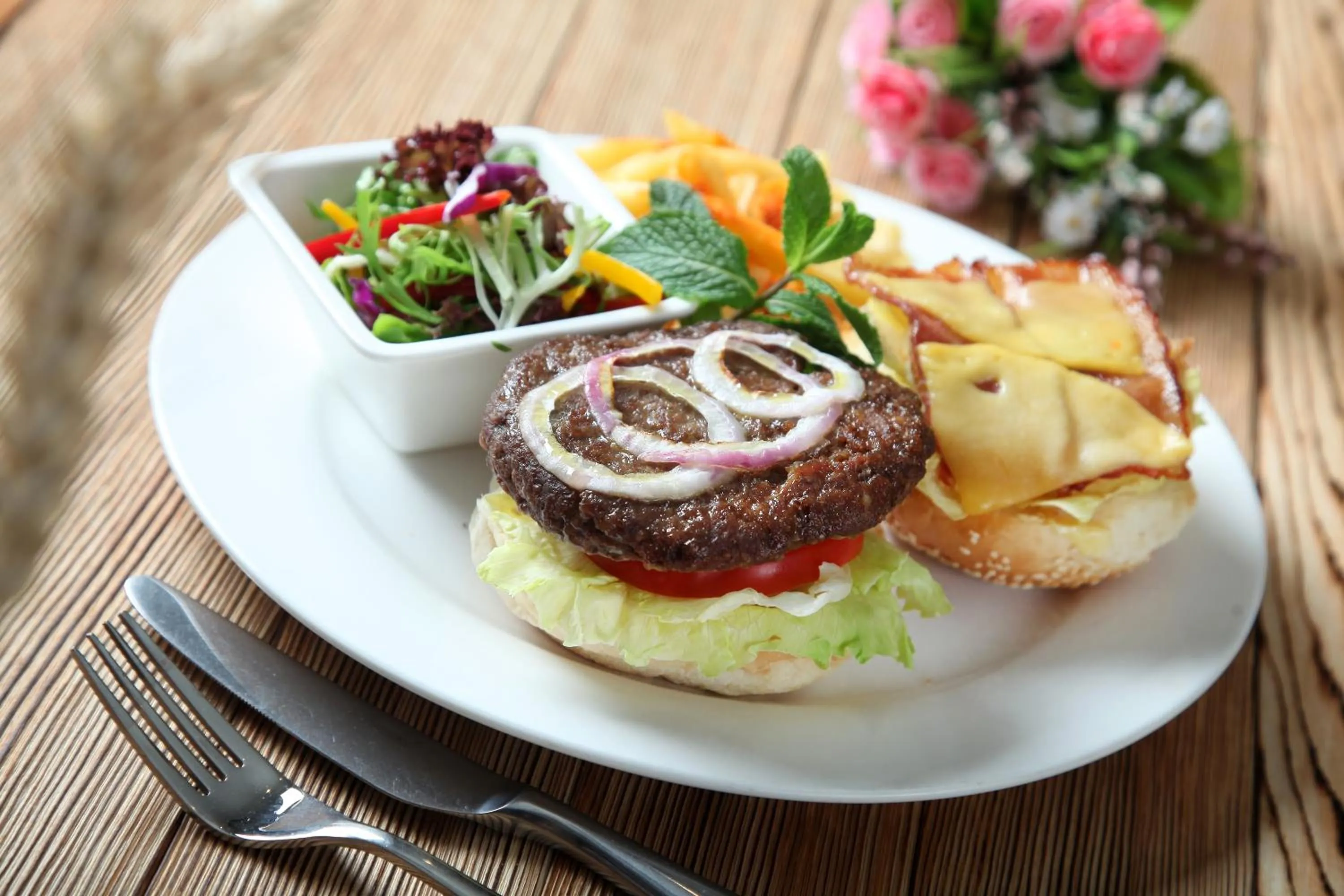 Food and drinks in Ramada by Wyndham Beijing Airport