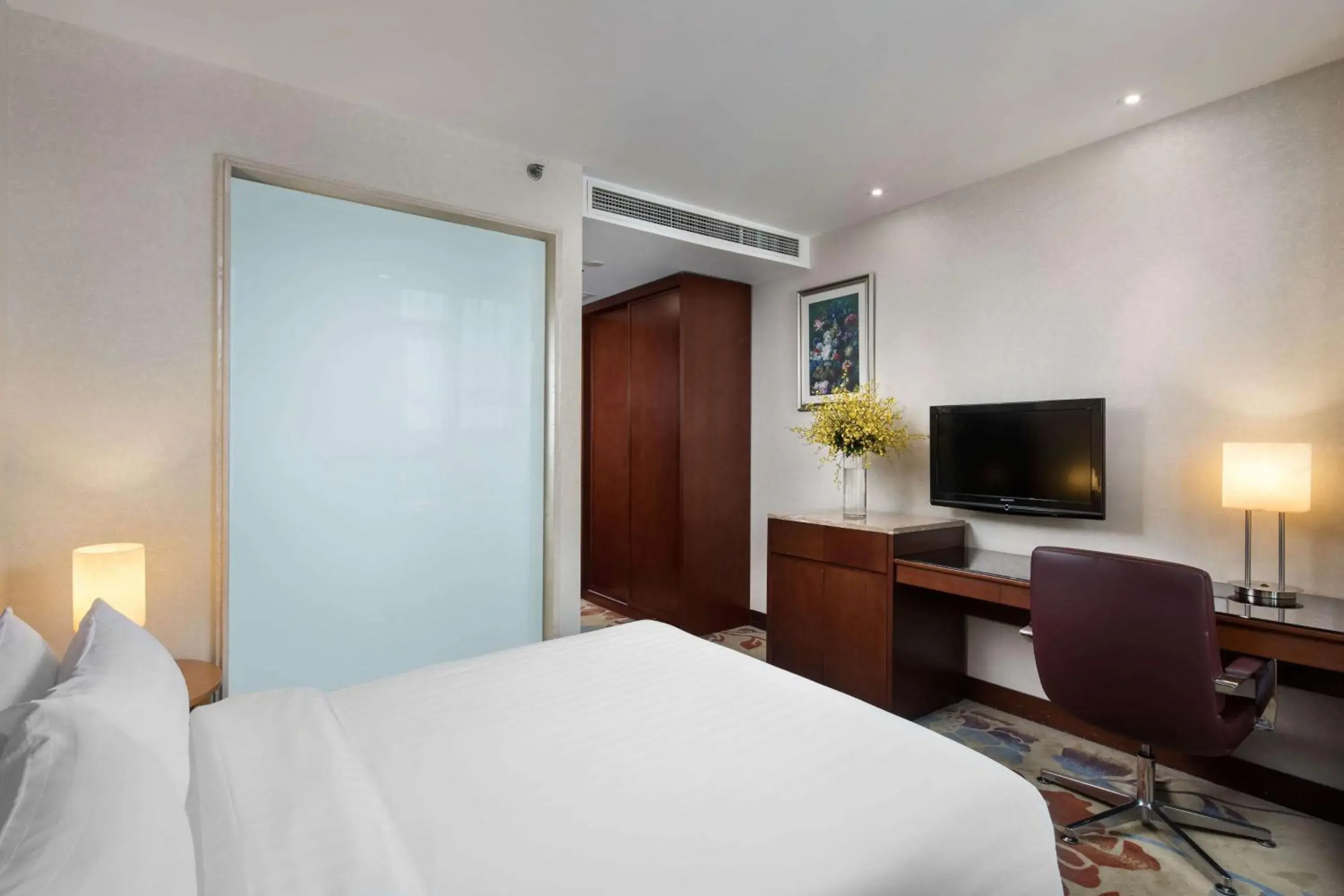 Photo of the whole room, Bed in Ramada by Wyndham Beijing Airport Photo of the whole room, Bed in Ramada by Wyndham Beijing Airport