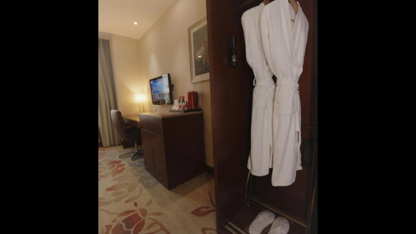 wardrobe in Ramada by Wyndham Beijing Airport