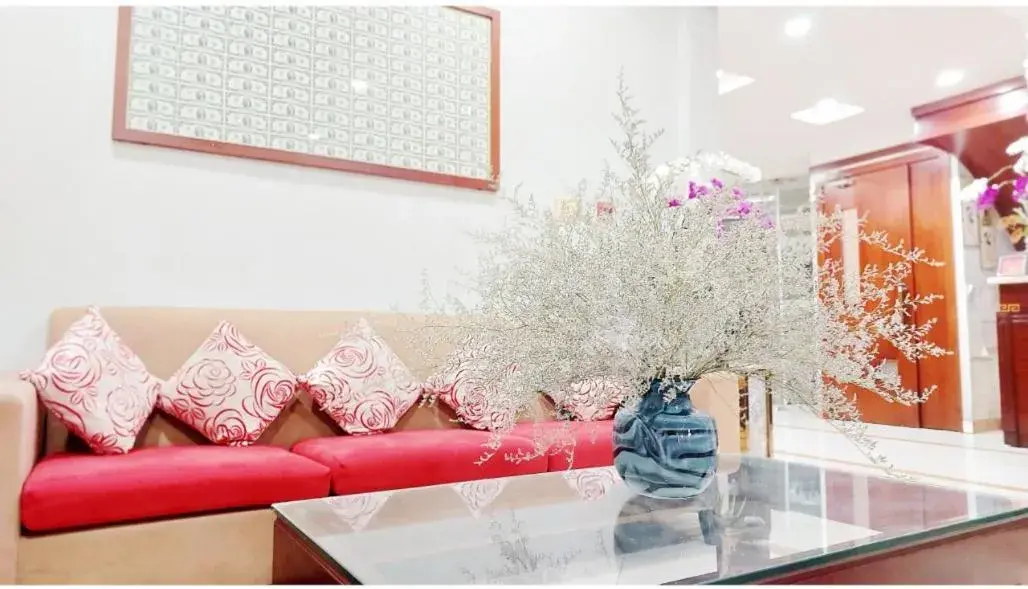 Communal lounge/ TV room in Kim Yen Hotel Communal lounge/ TV room in Kim Yen Hotel