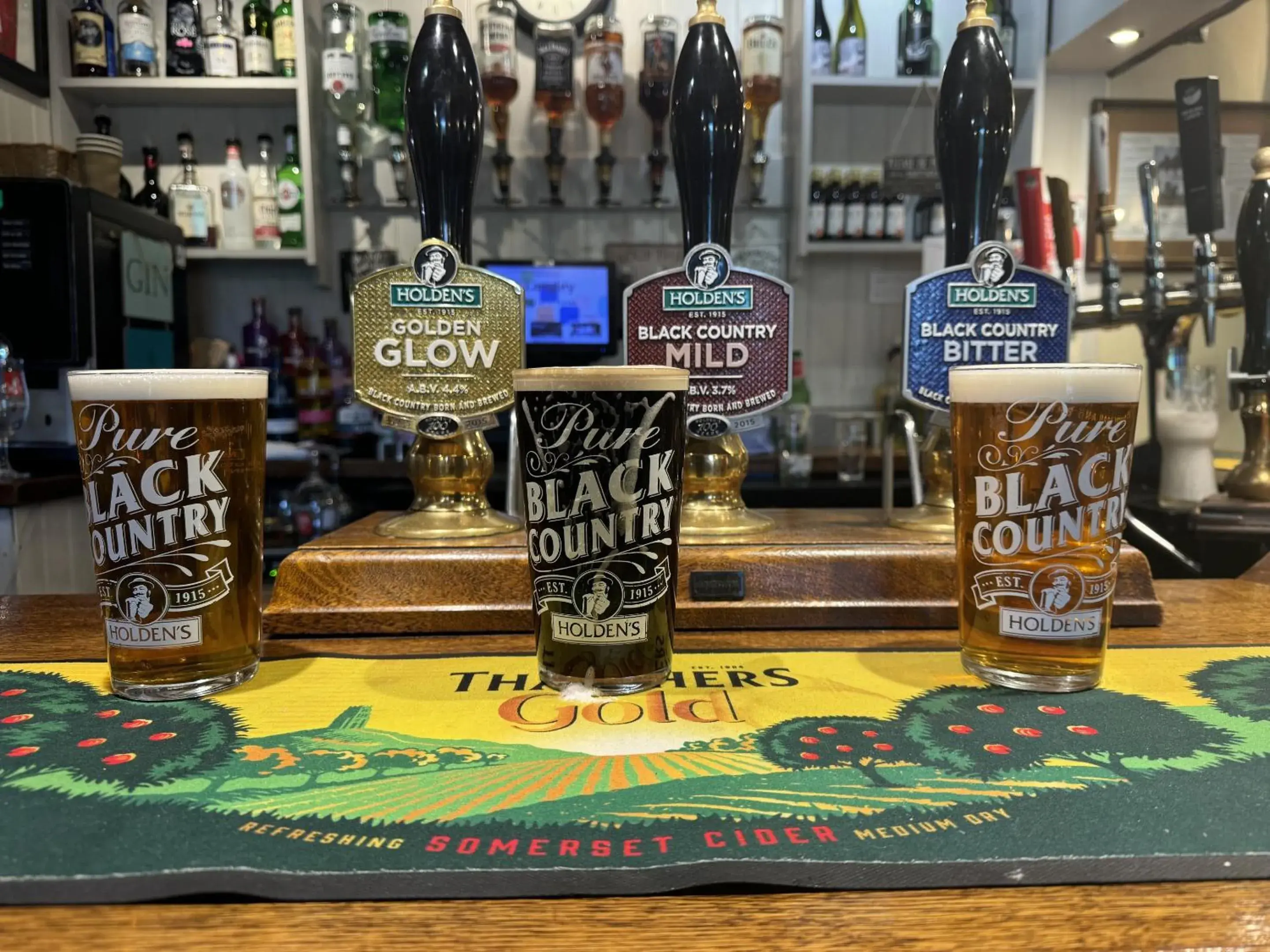 Food and drinks in Ye Olde Robin Hood Inn Food and drinks in Ye Olde Robin Hood Inn