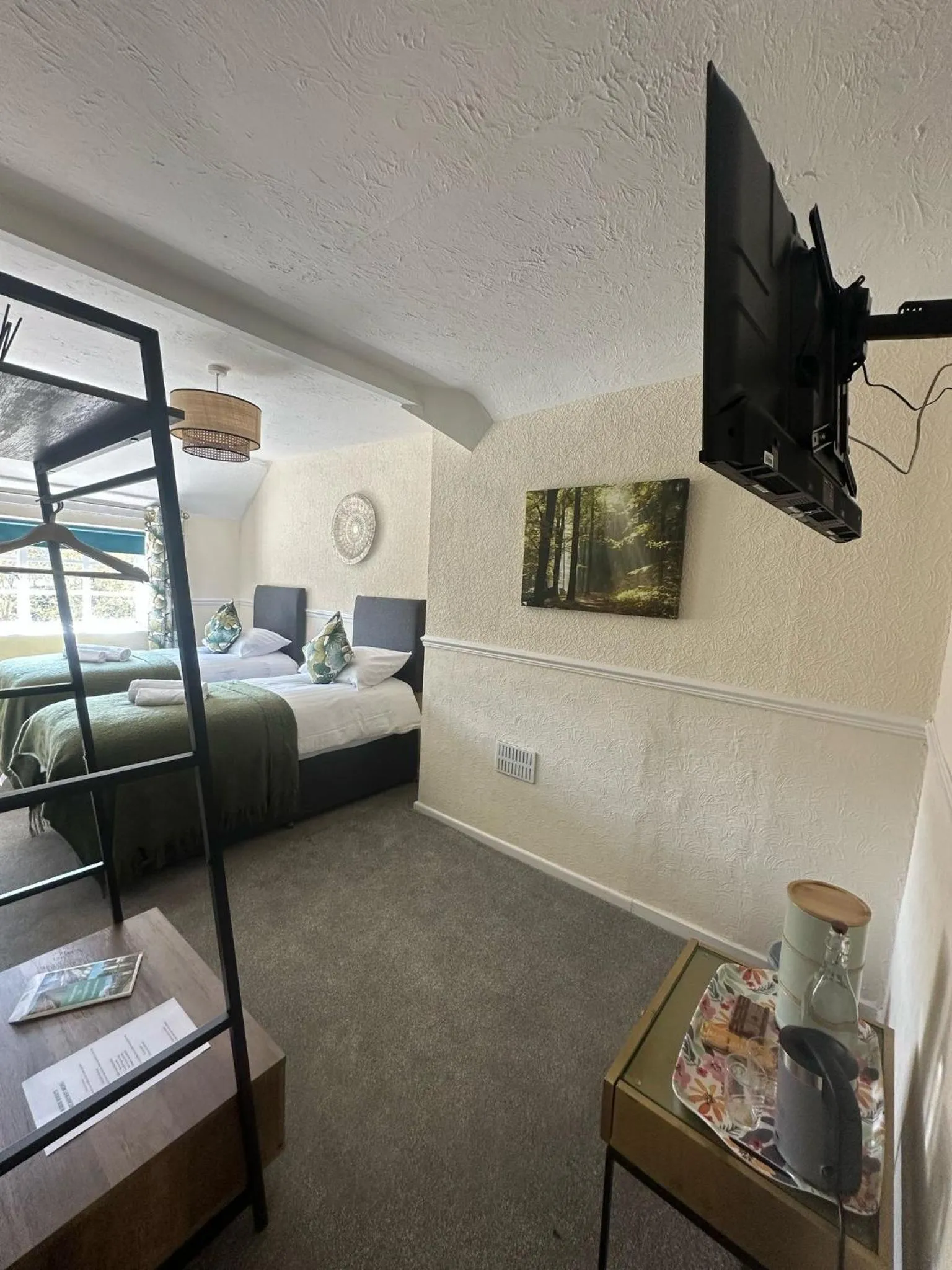 Bedroom, Bed in Ye Olde Robin Hood Inn