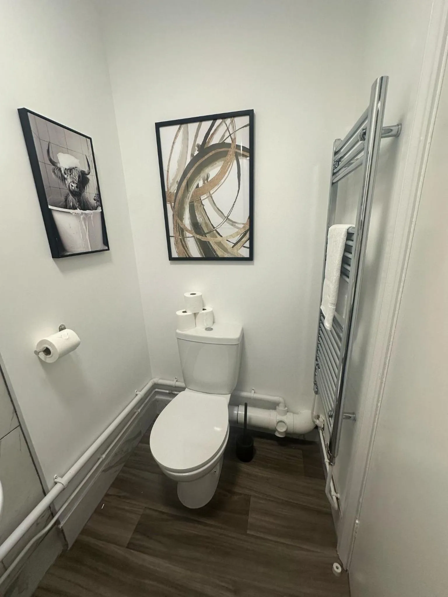 Bathroom in Ye Olde Robin Hood Inn