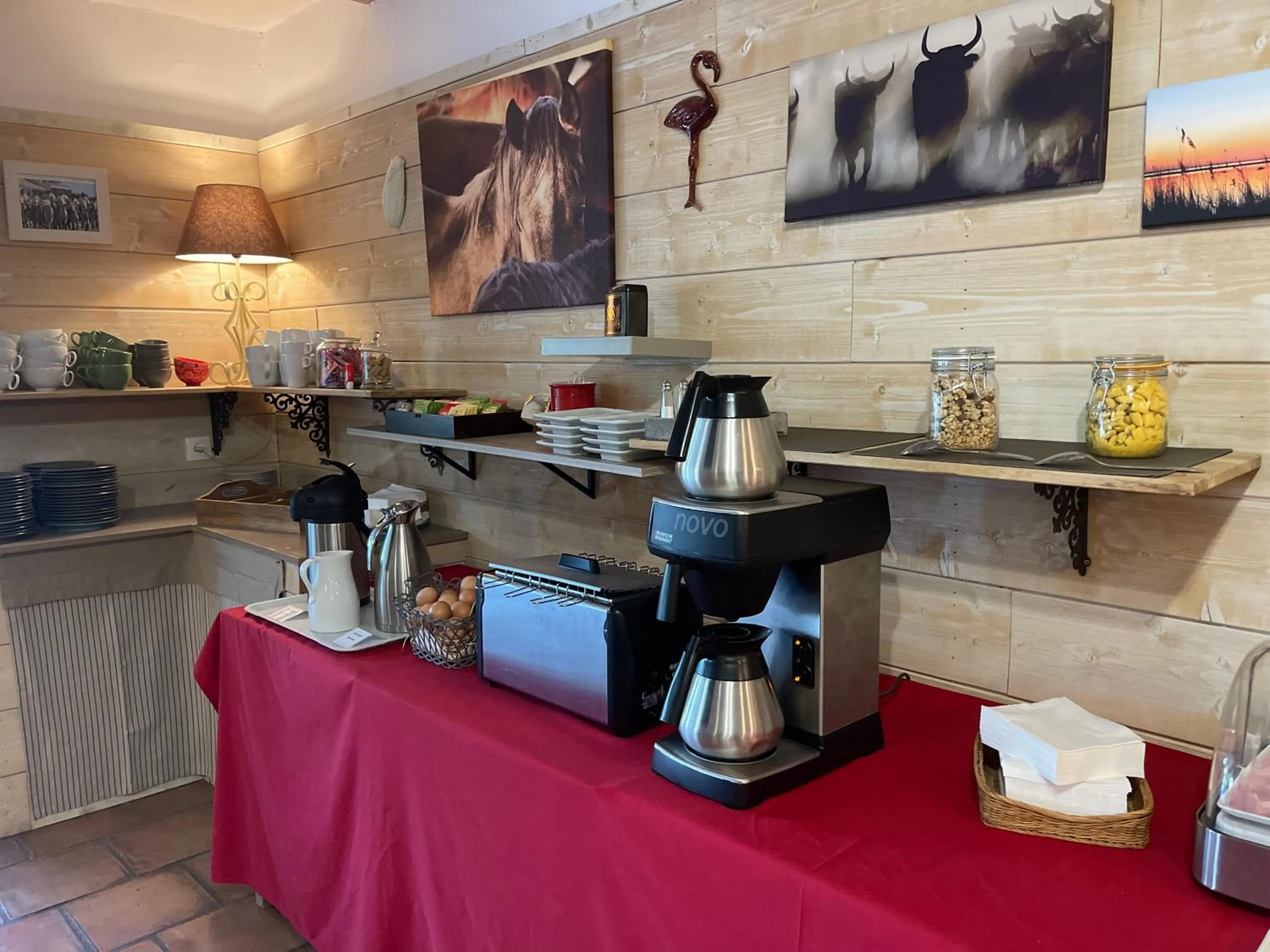 Breakfast in Mas Des Salicornes