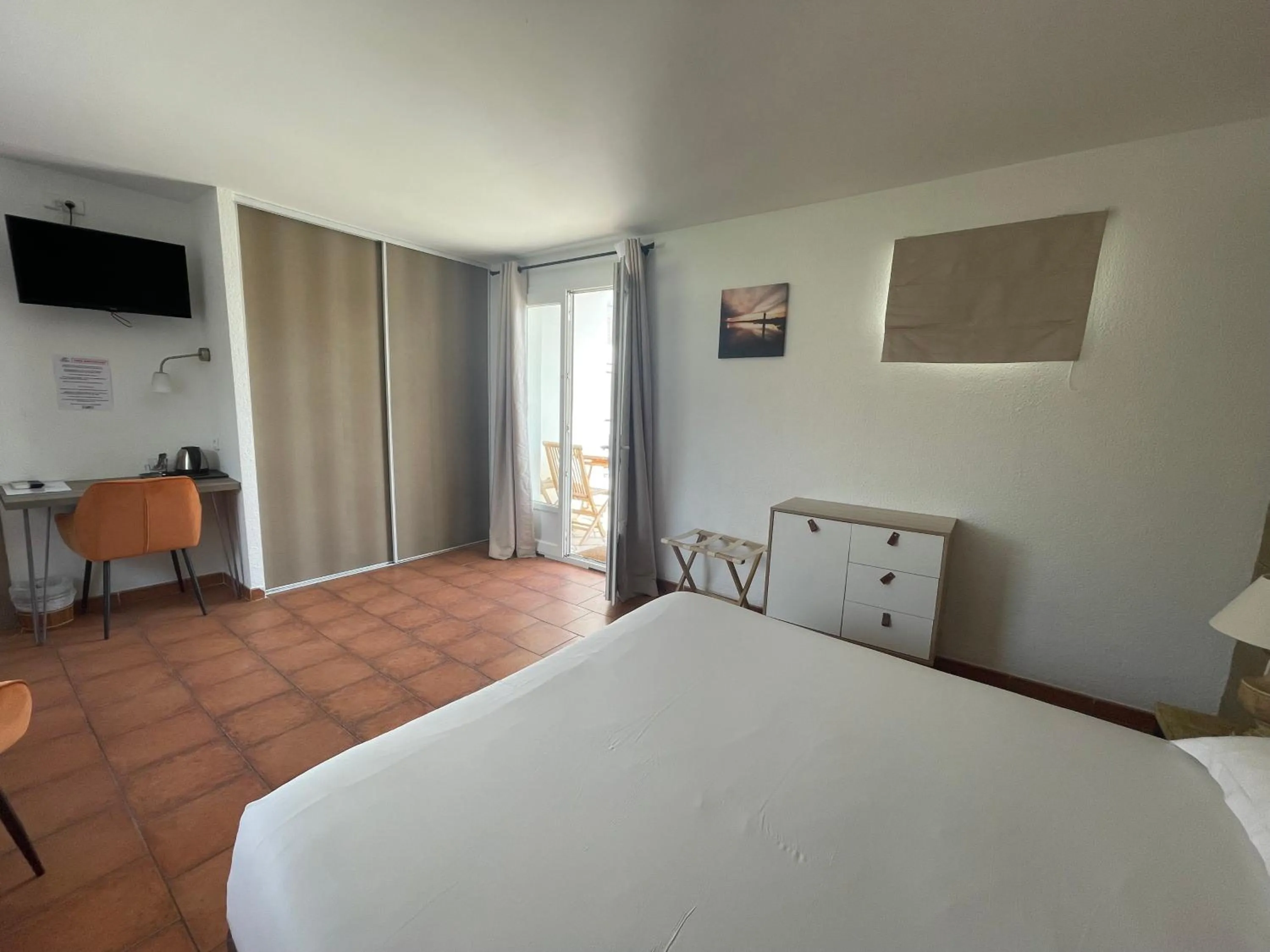 Bed in Mas Des Salicornes