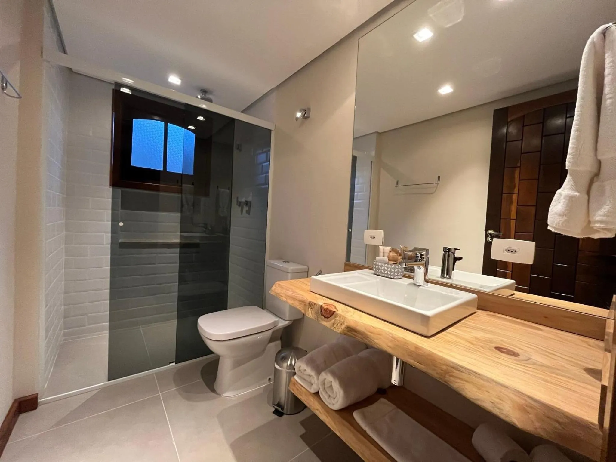 Shower in Hotel Boutique QUEBRA-NOZ