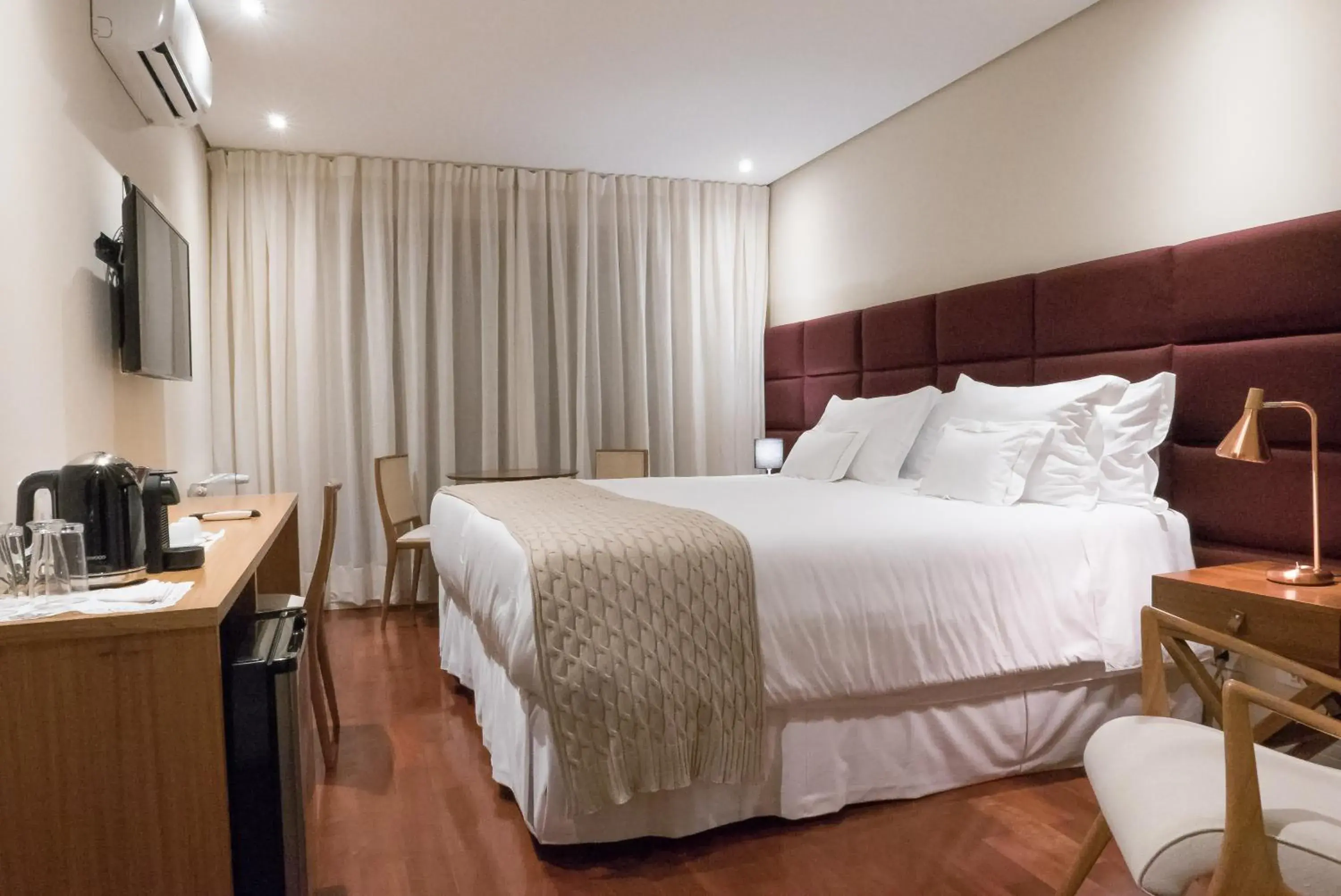 Deluxe Double Room with Bath in Hotel Boutique QUEBRA-NOZ Deluxe Double Room with Bath in Hotel Boutique QUEBRA-NOZ