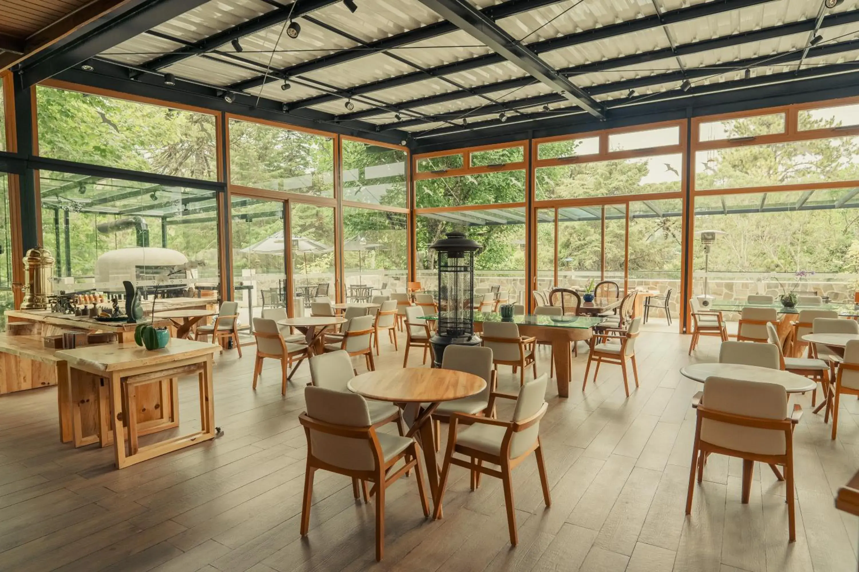 Restaurant/places to eat in Hotel Boutique QUEBRA-NOZ Restaurant/places to eat in Hotel Boutique QUEBRA-NOZ