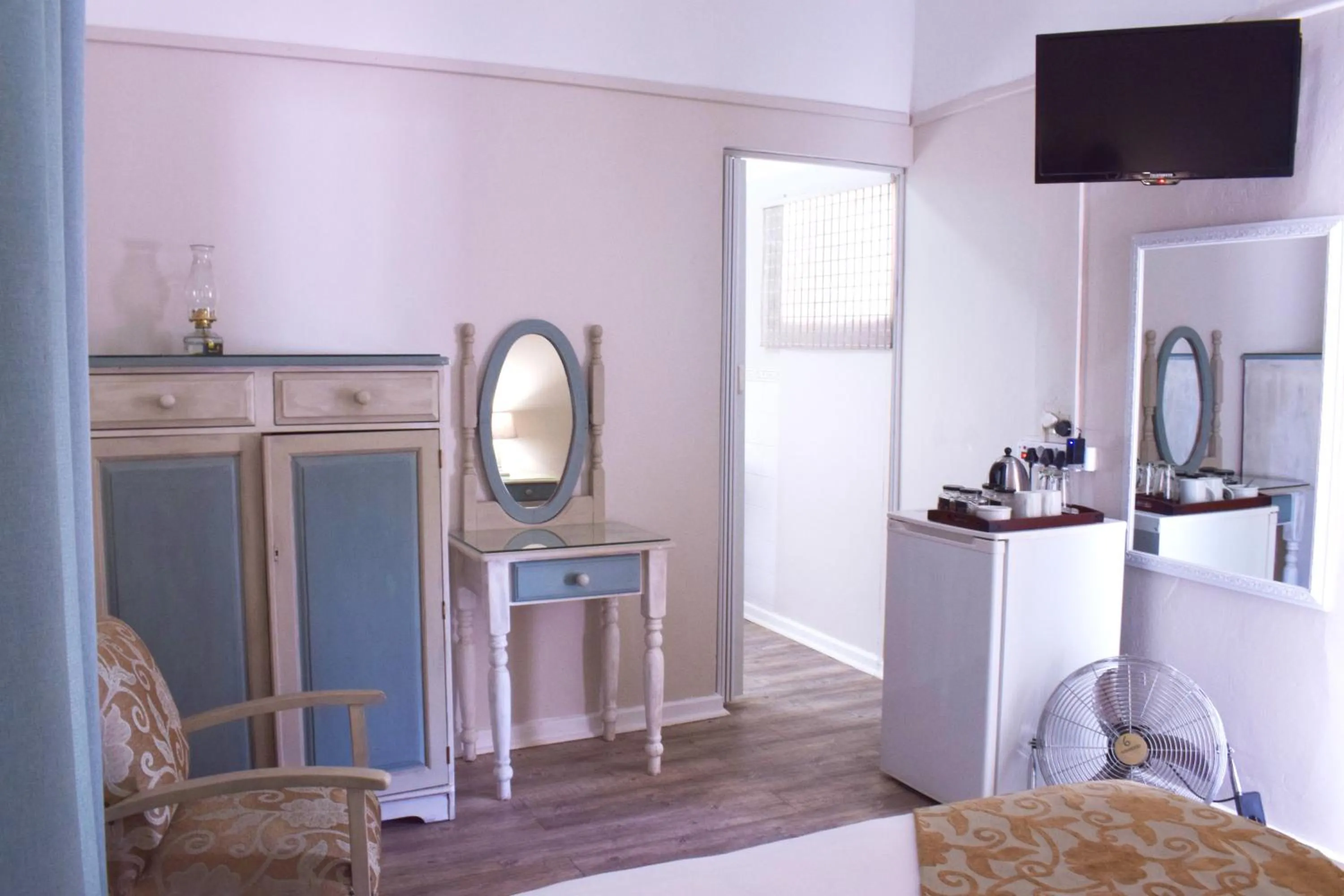 Coffee/tea facilities in Lockerbie Lodge