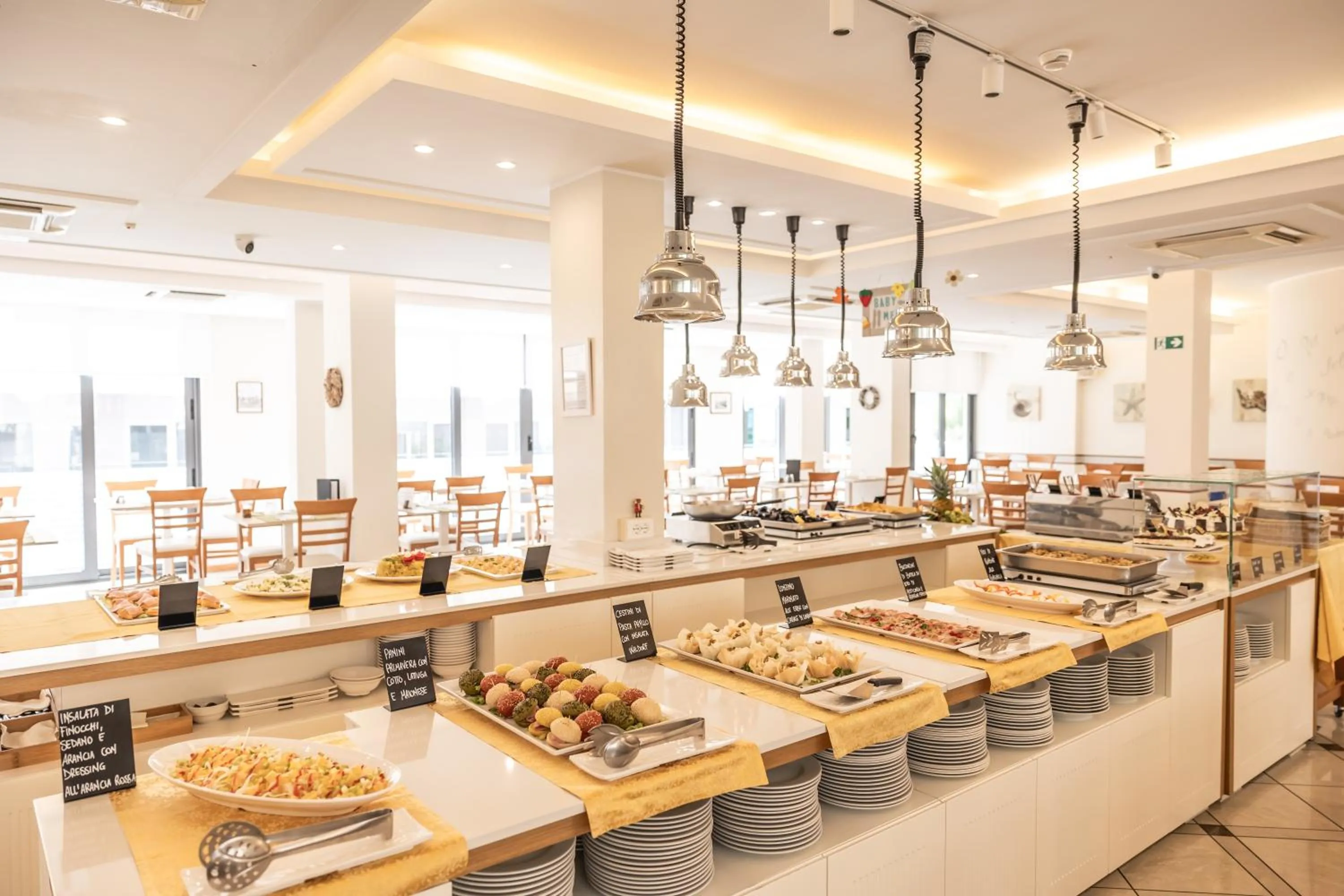 Restaurant/places to eat in Hotel Principe