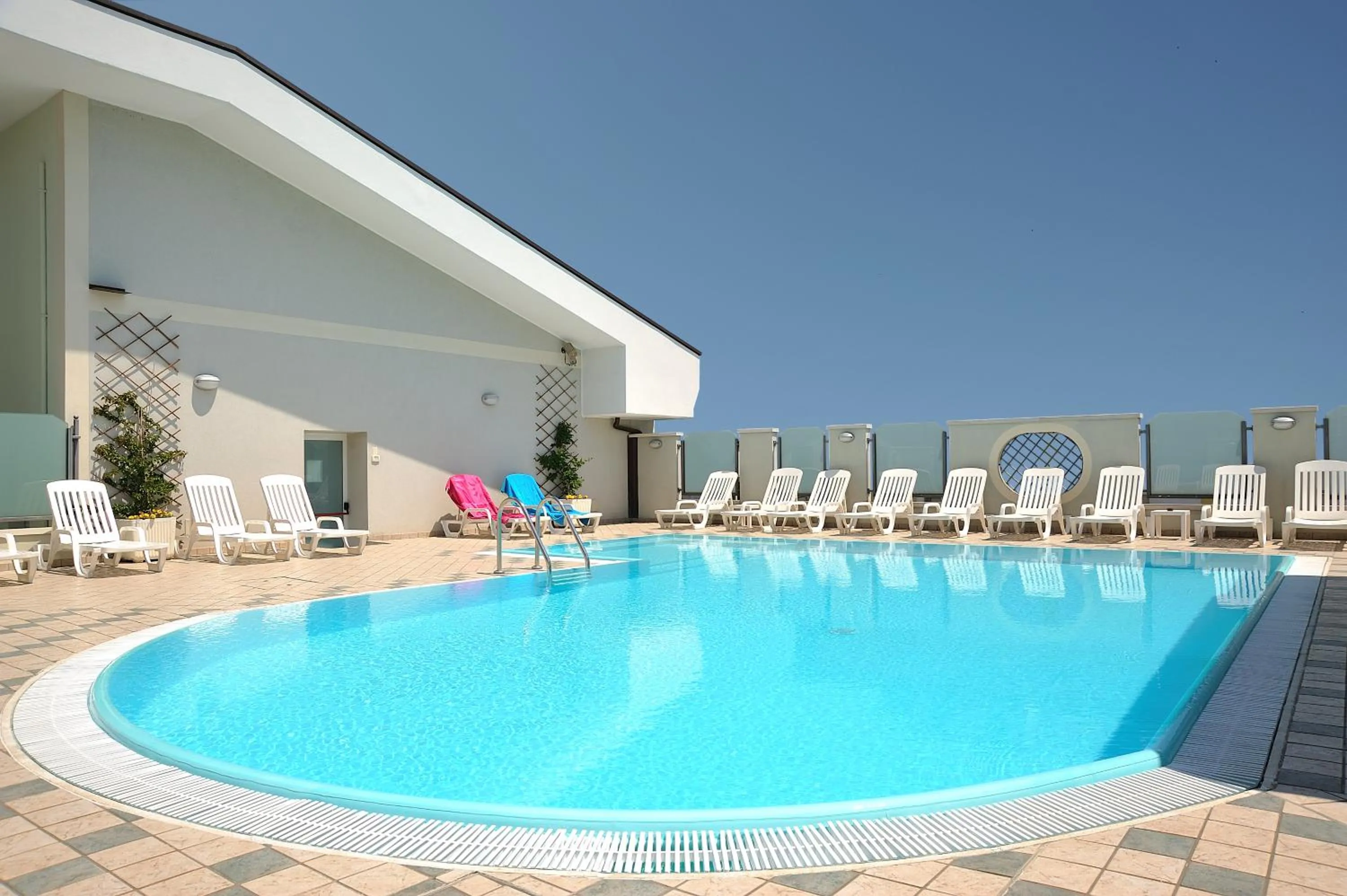 Pool view in Hotel Principe