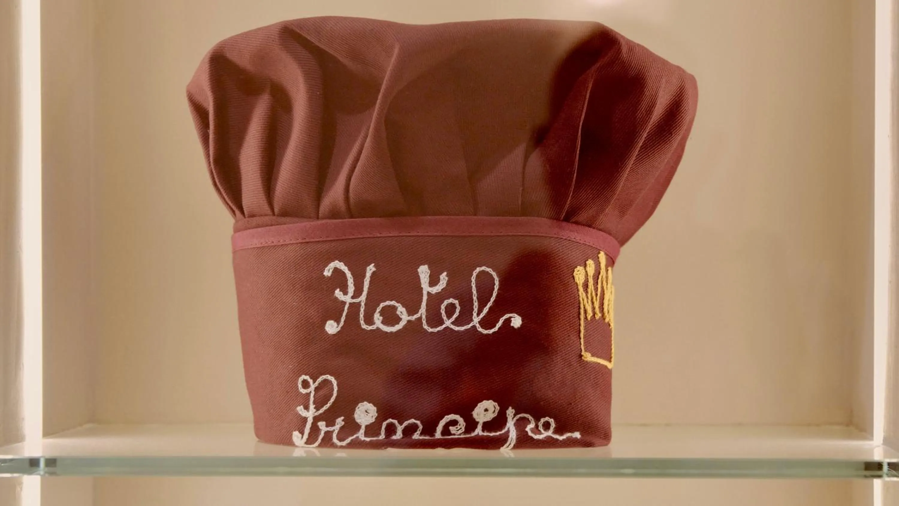 Restaurant/places to eat in Hotel Principe