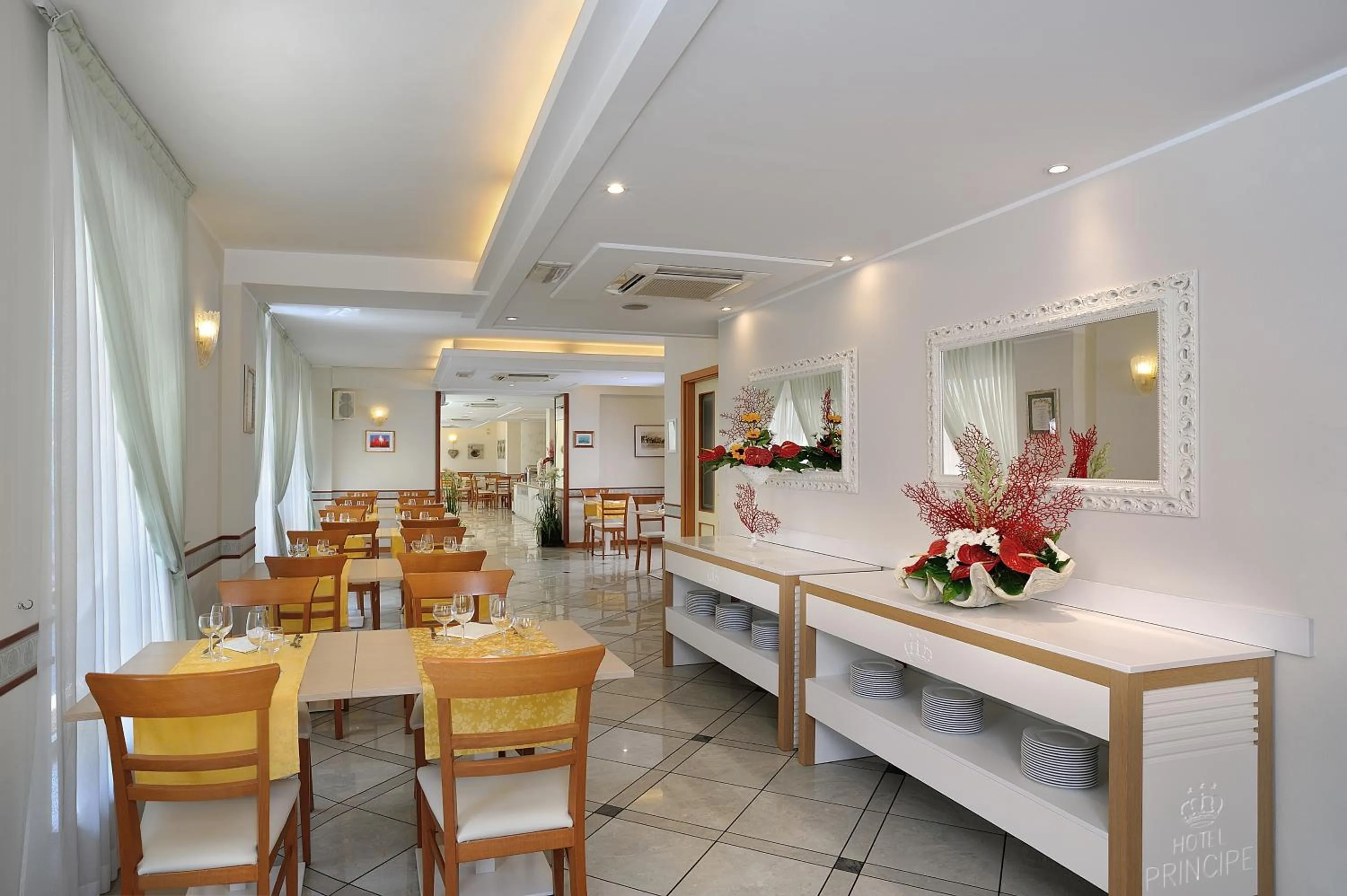Restaurant/places to eat in Hotel Principe