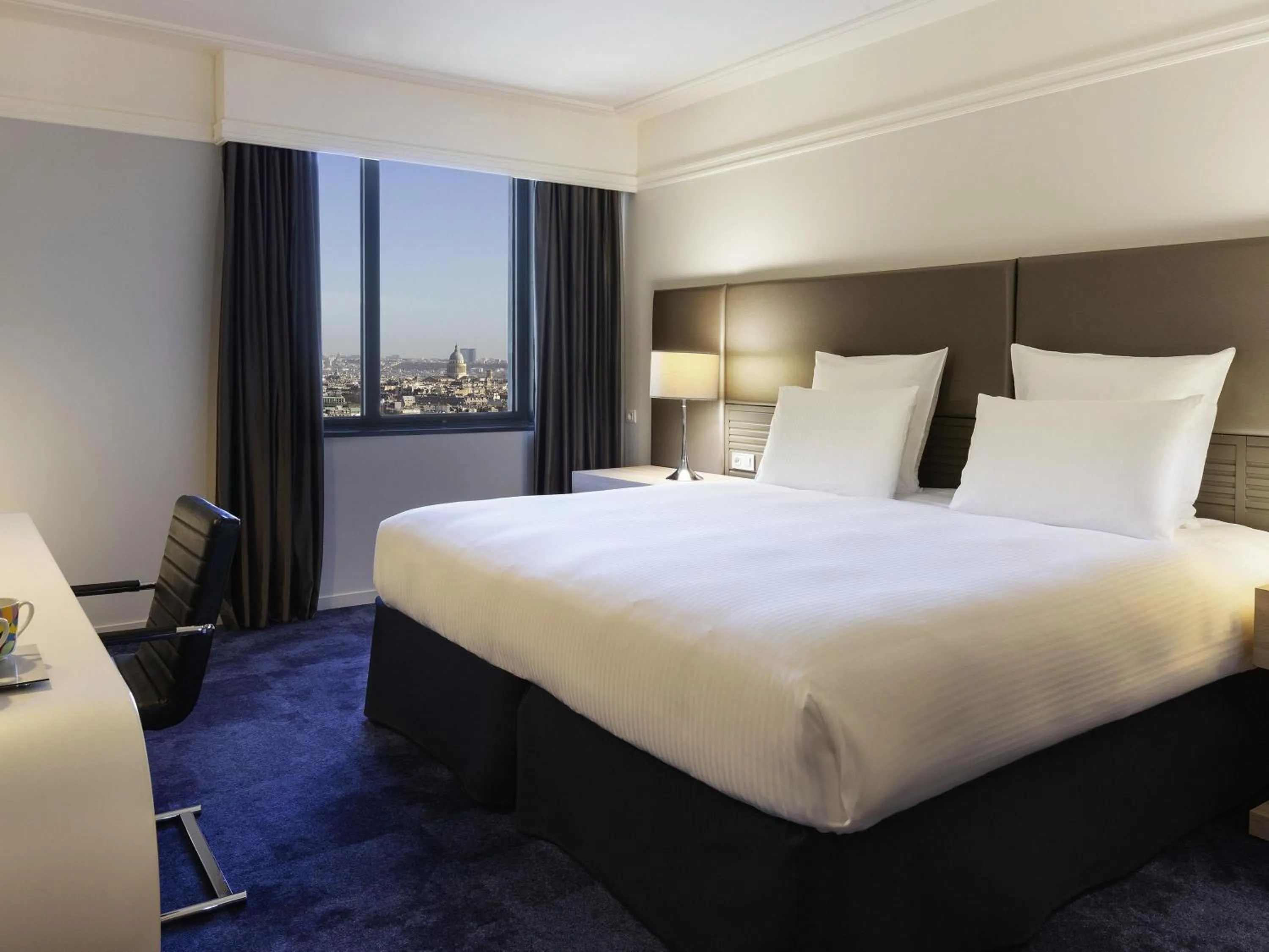 Bedroom, Bed in Pullman Paris Montparnasse