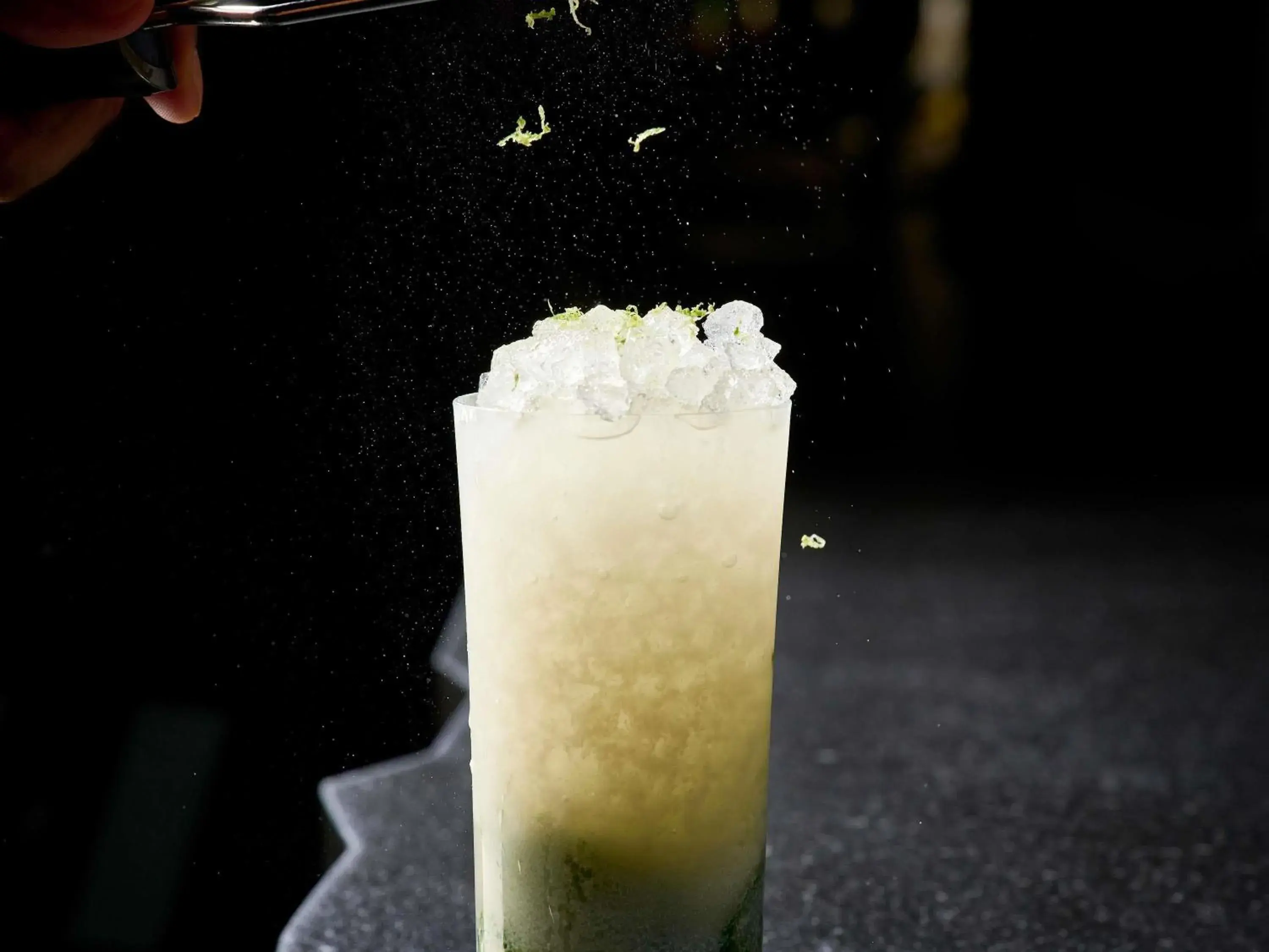 Lounge or bar in Pullman Paris Montparnasse Lounge or bar in Pullman Paris Montparnasse