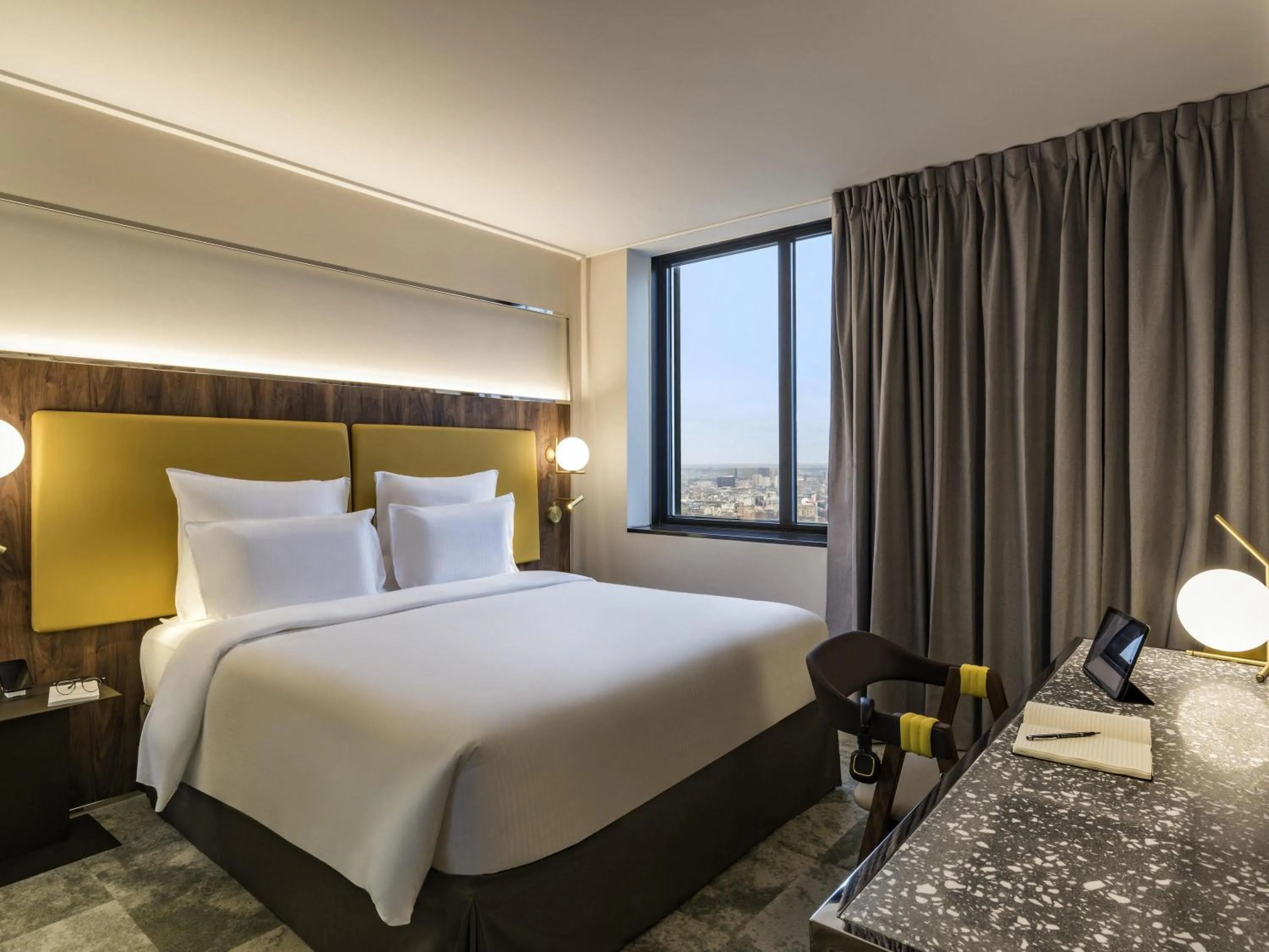 Bedroom, Bed in Pullman Paris Montparnasse