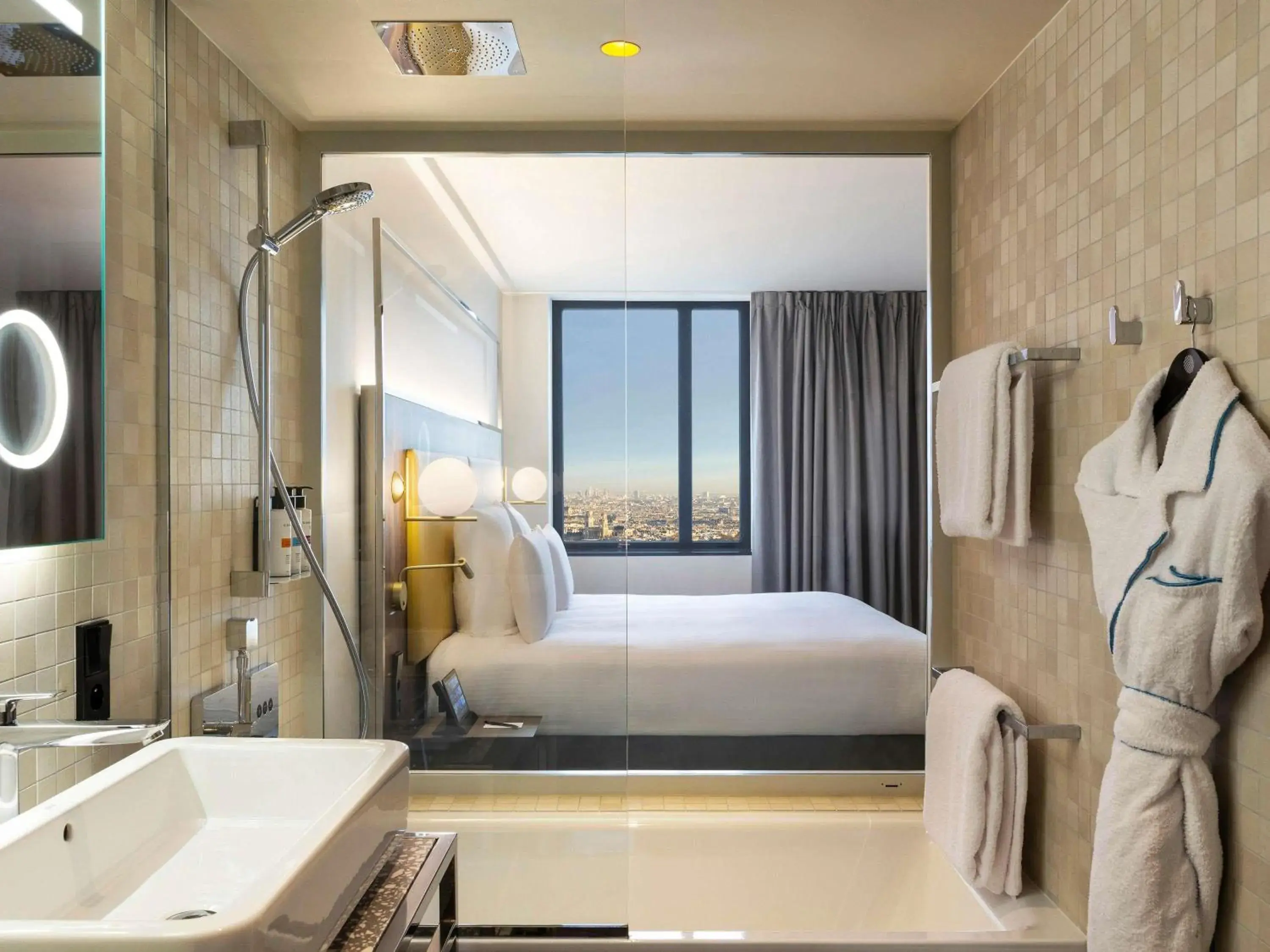 Bedroom, Bed in Pullman Paris Montparnasse Bedroom, Bed in Pullman Paris Montparnasse