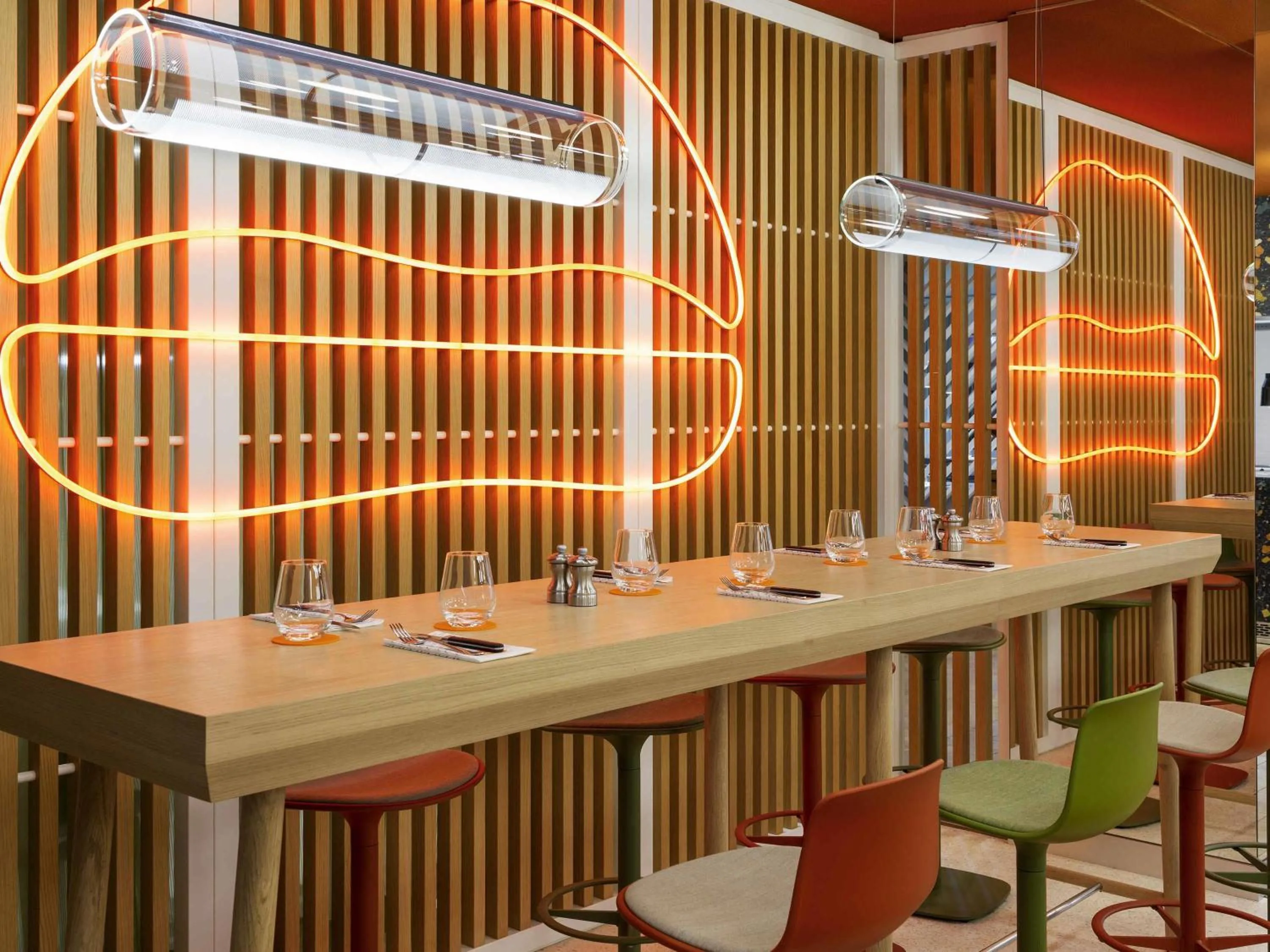 Restaurant/places to eat in Pullman Paris Montparnasse