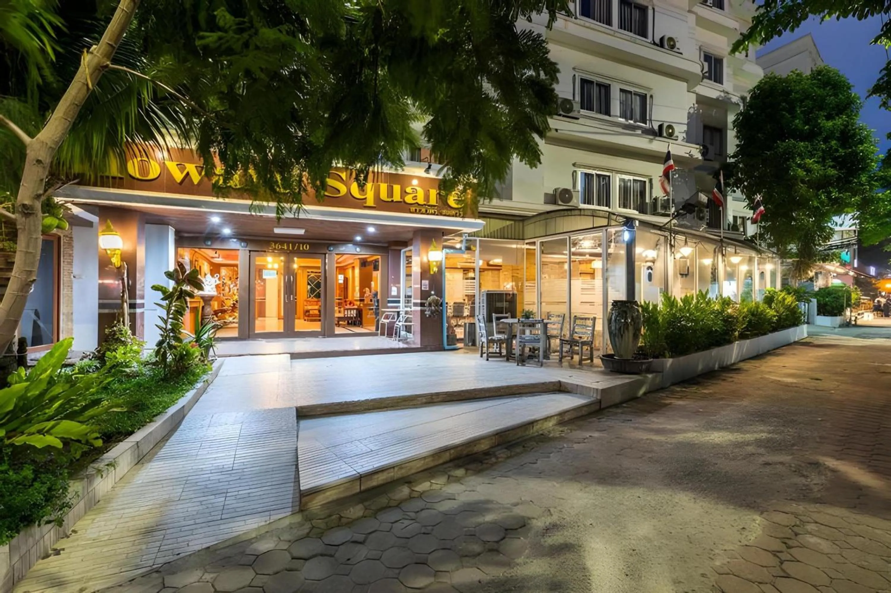 Property building in Collection O Howard Square Boutique Hotel