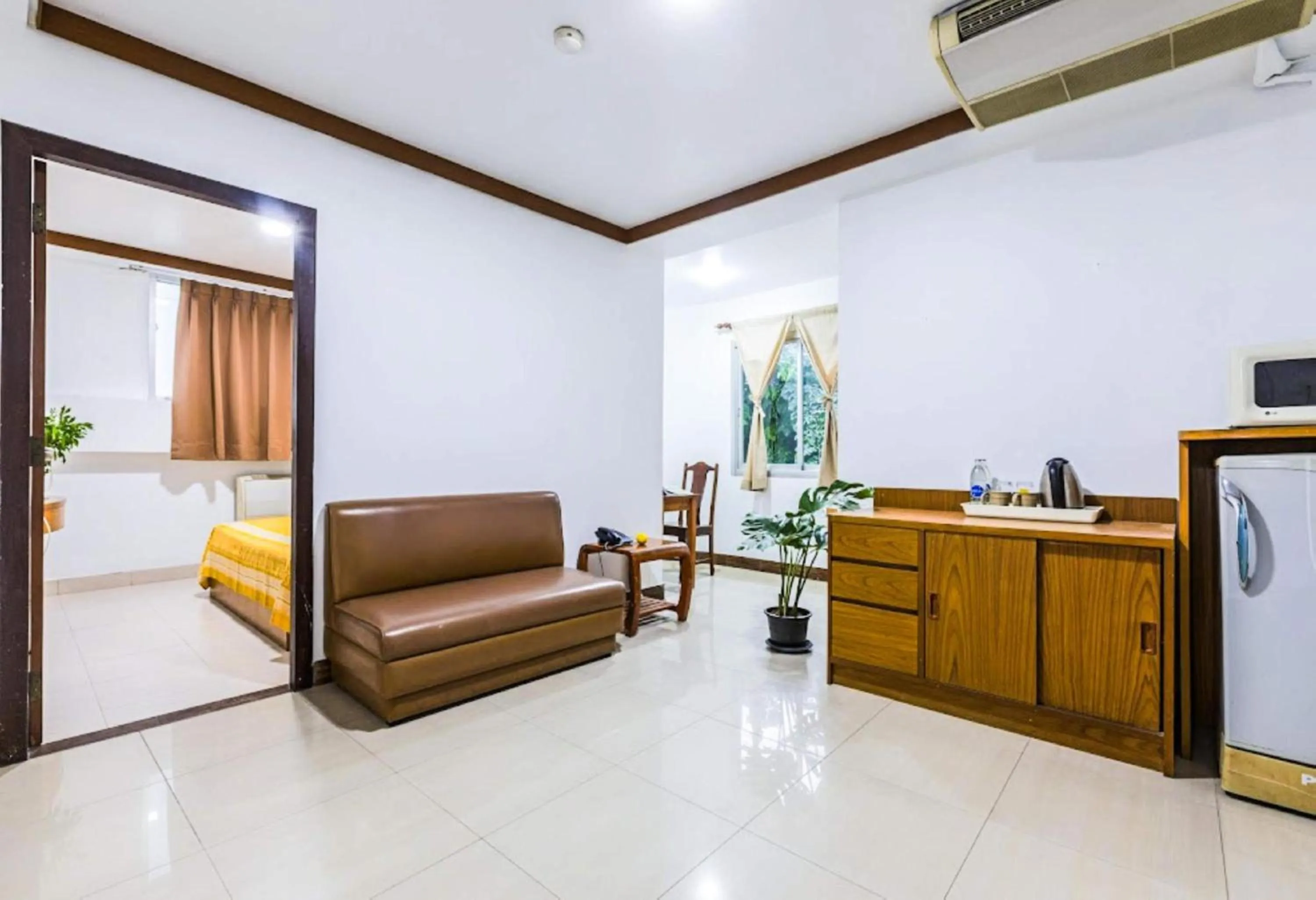 View (from property/room), Bed in Collection O Howard Square Boutique Hotel