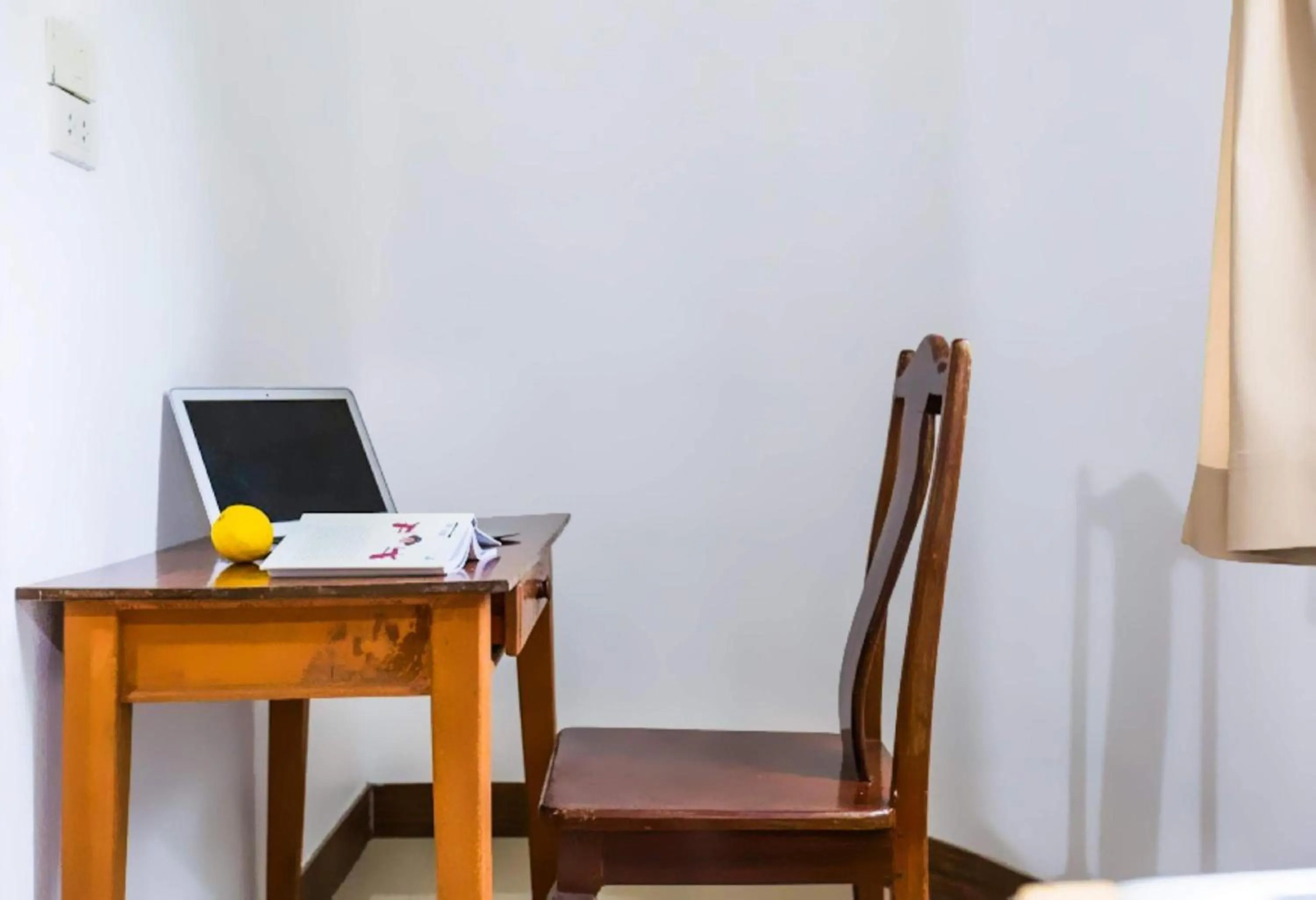 Bedroom in Collection O Howard Square Boutique Hotel