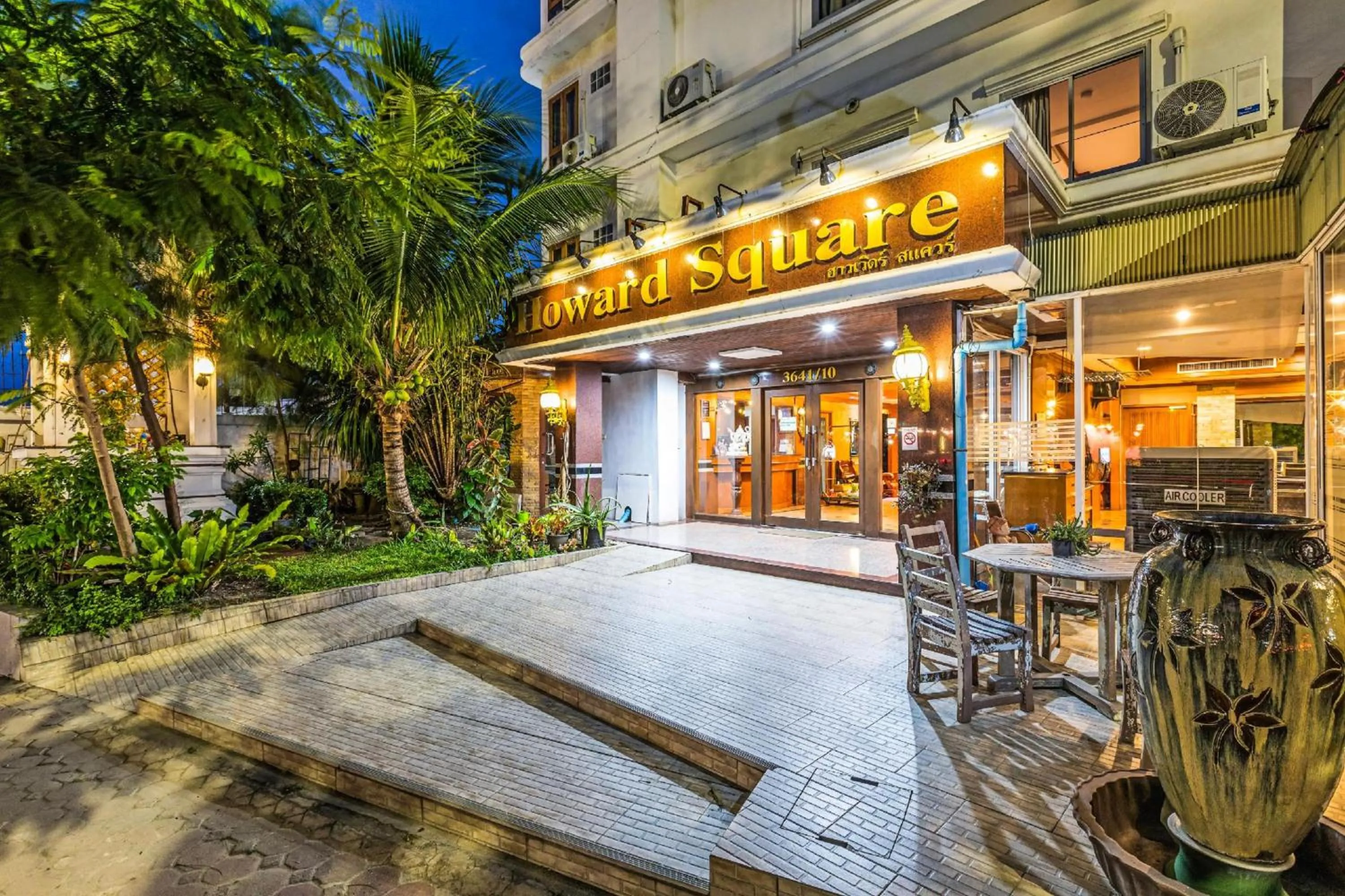 Neighbourhood in Collection O Howard Square Boutique Hotel