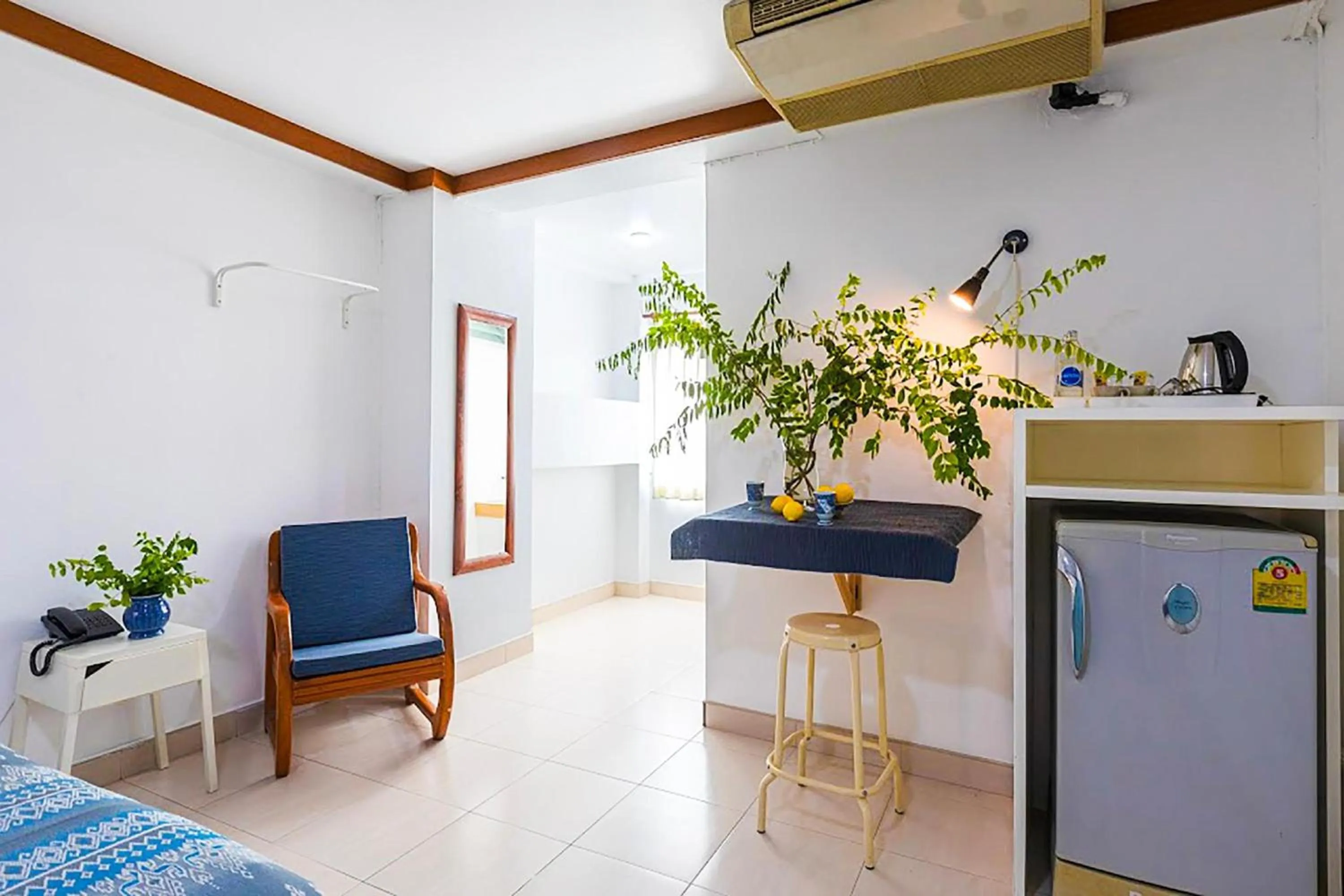 Seating area in Collection O Howard Square Boutique Hotel