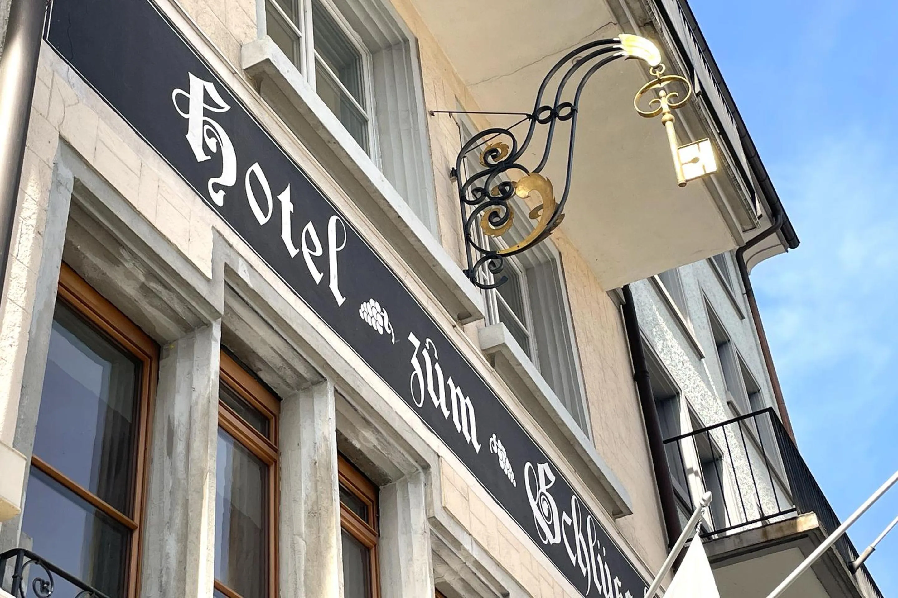 Property building in Hotel Schlüssel