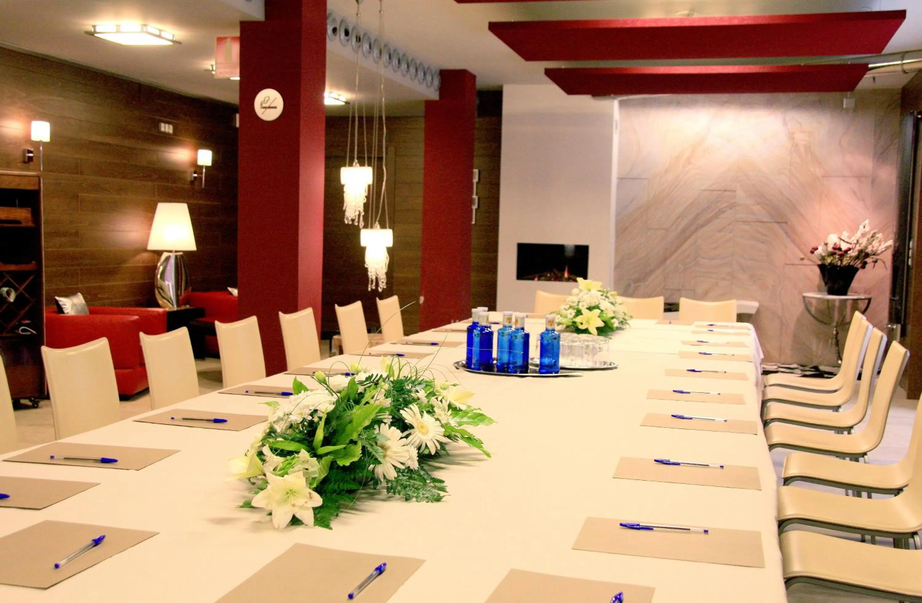 Business facilities in HOTEL XAUEN en pleno centro con acceso autorizado y a 100m de la Catedral