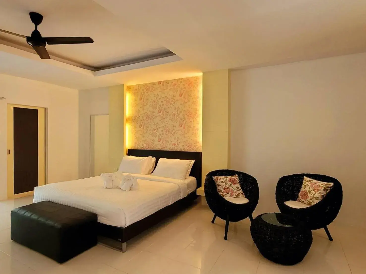 Twin Room with Balcony in Surintra Boutique Resort Twin Room with Balcony in Surintra Boutique Resort