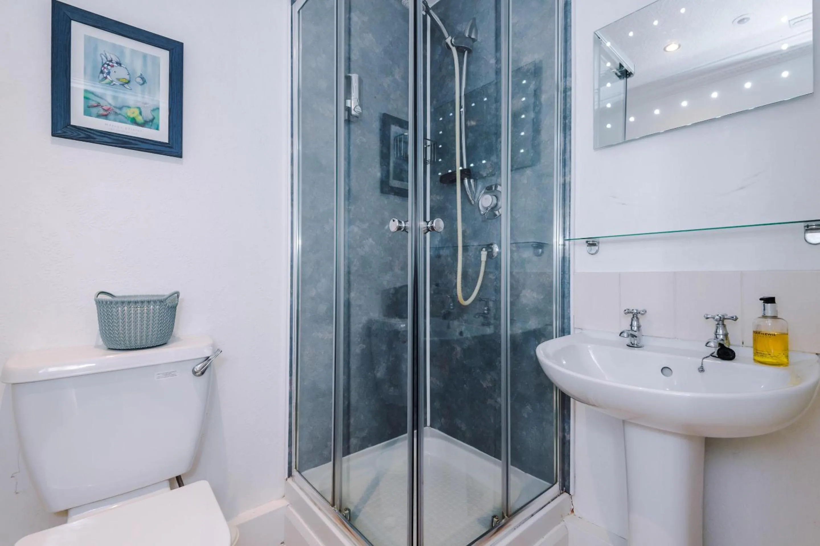 Bathroom in Holcombe Guest House