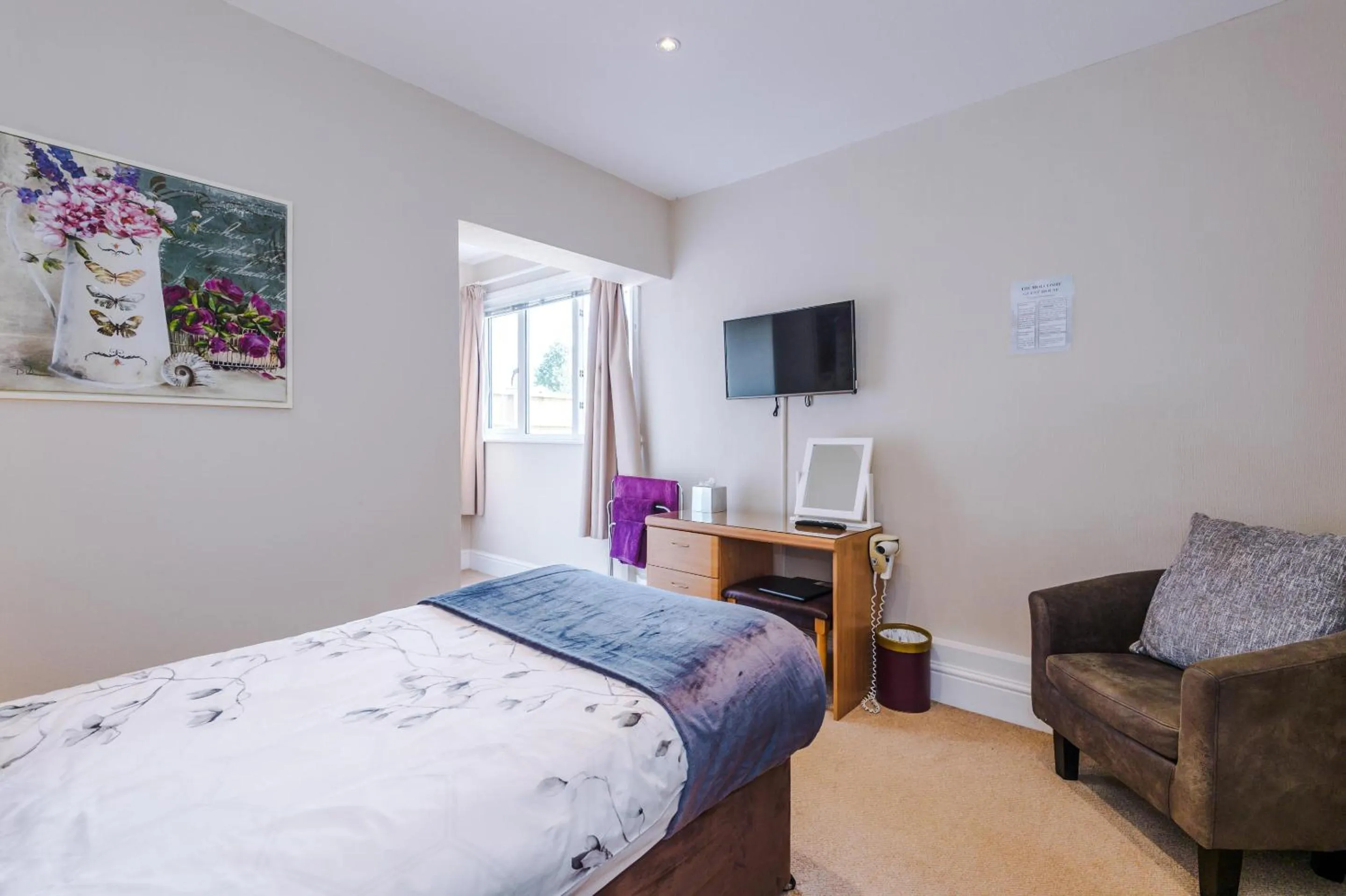 Bedroom, Bed in Holcombe Guest House