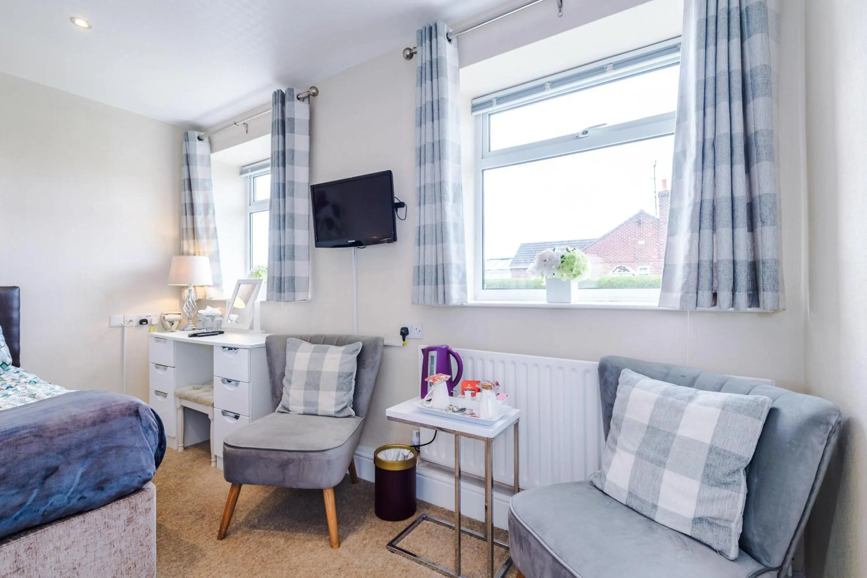 Bedroom in Holcombe Guest House