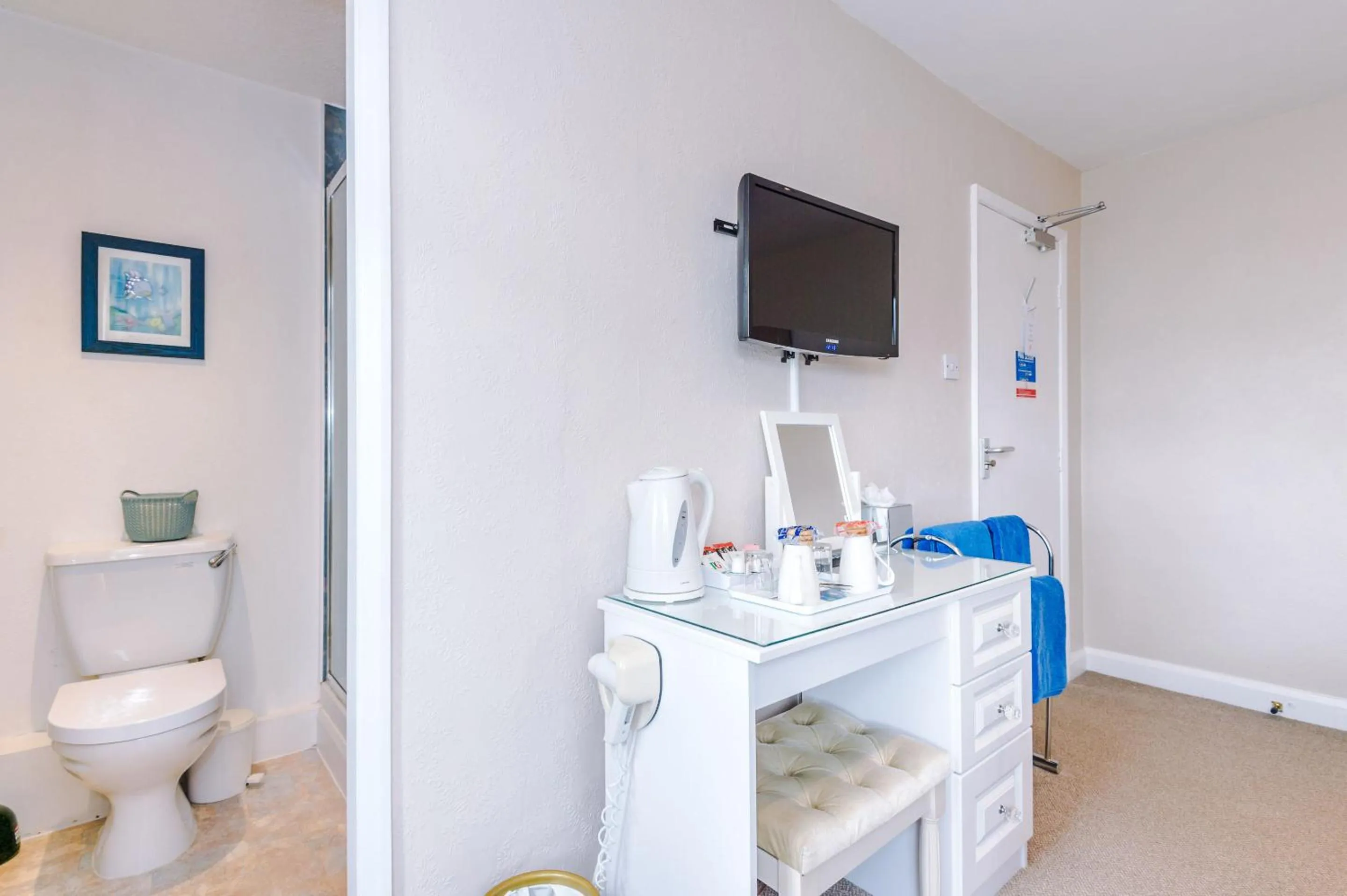 Bedroom in Holcombe Guest House