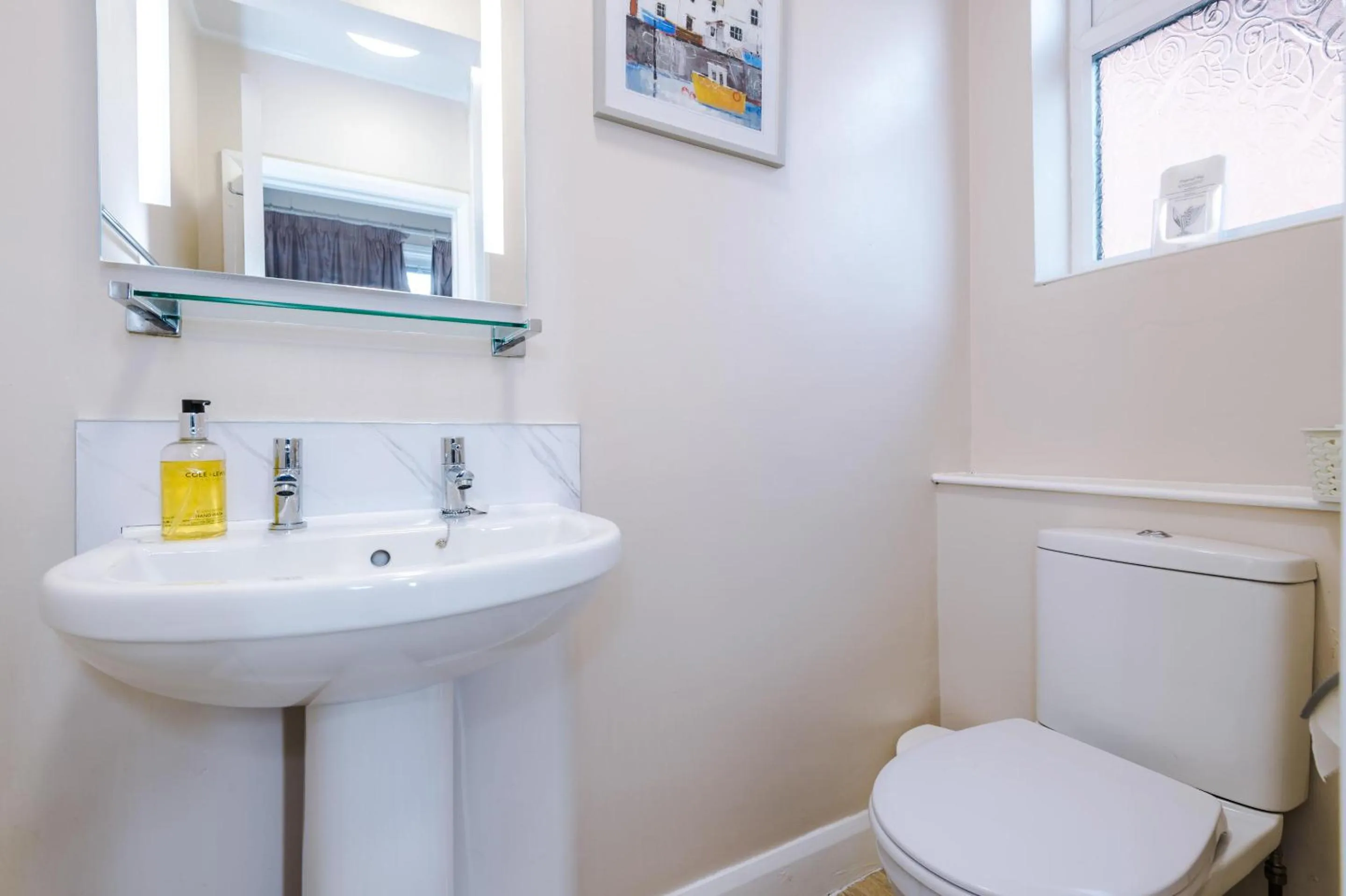 Bathroom in Holcombe Guest House