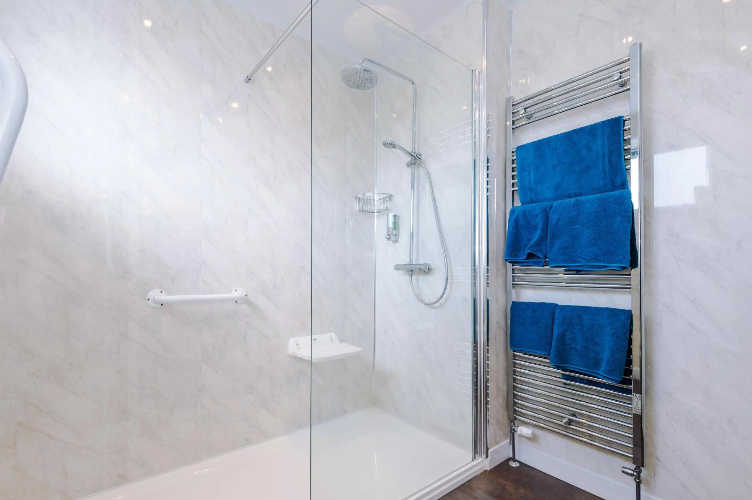 Bathroom in Holcombe Guest House