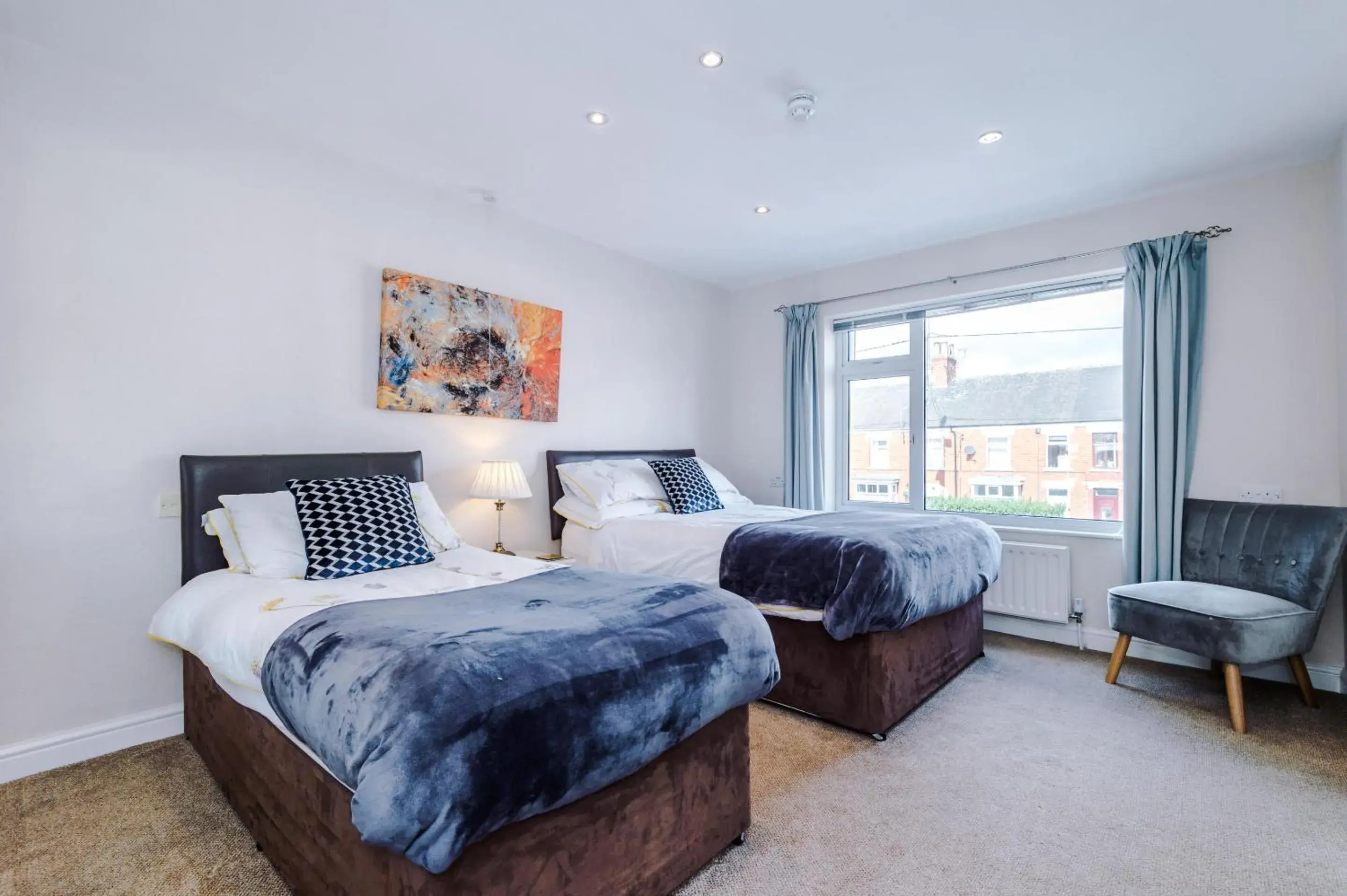 Superior Triple Room in Holcombe Guest House Superior Triple Room in Holcombe Guest House