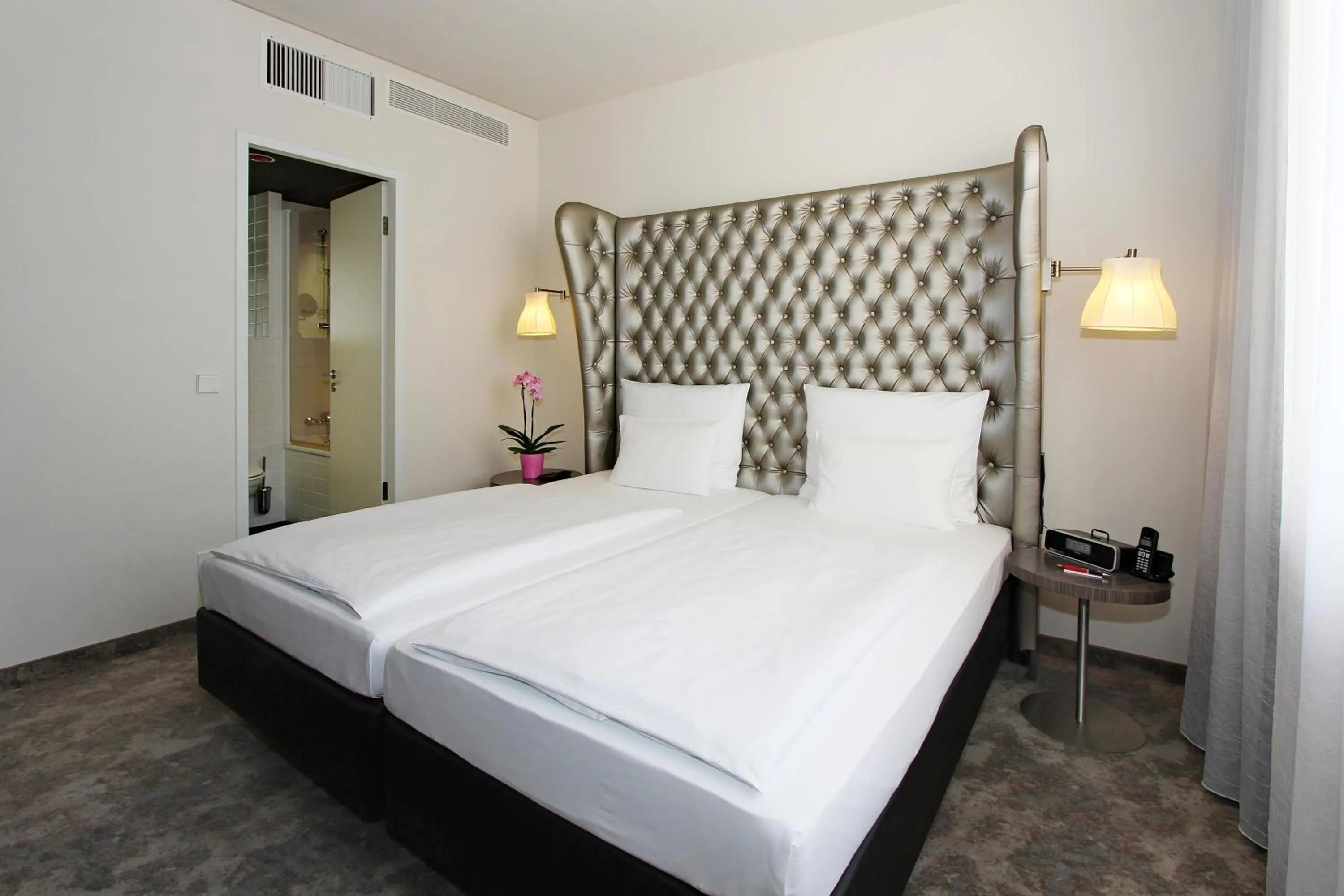 Toilet, Bed in ARCOTEL John F Berlin