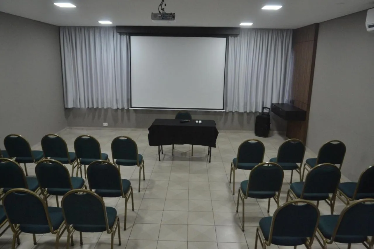 Meeting/conference room in Premium Vila Velha Ponta Grossa