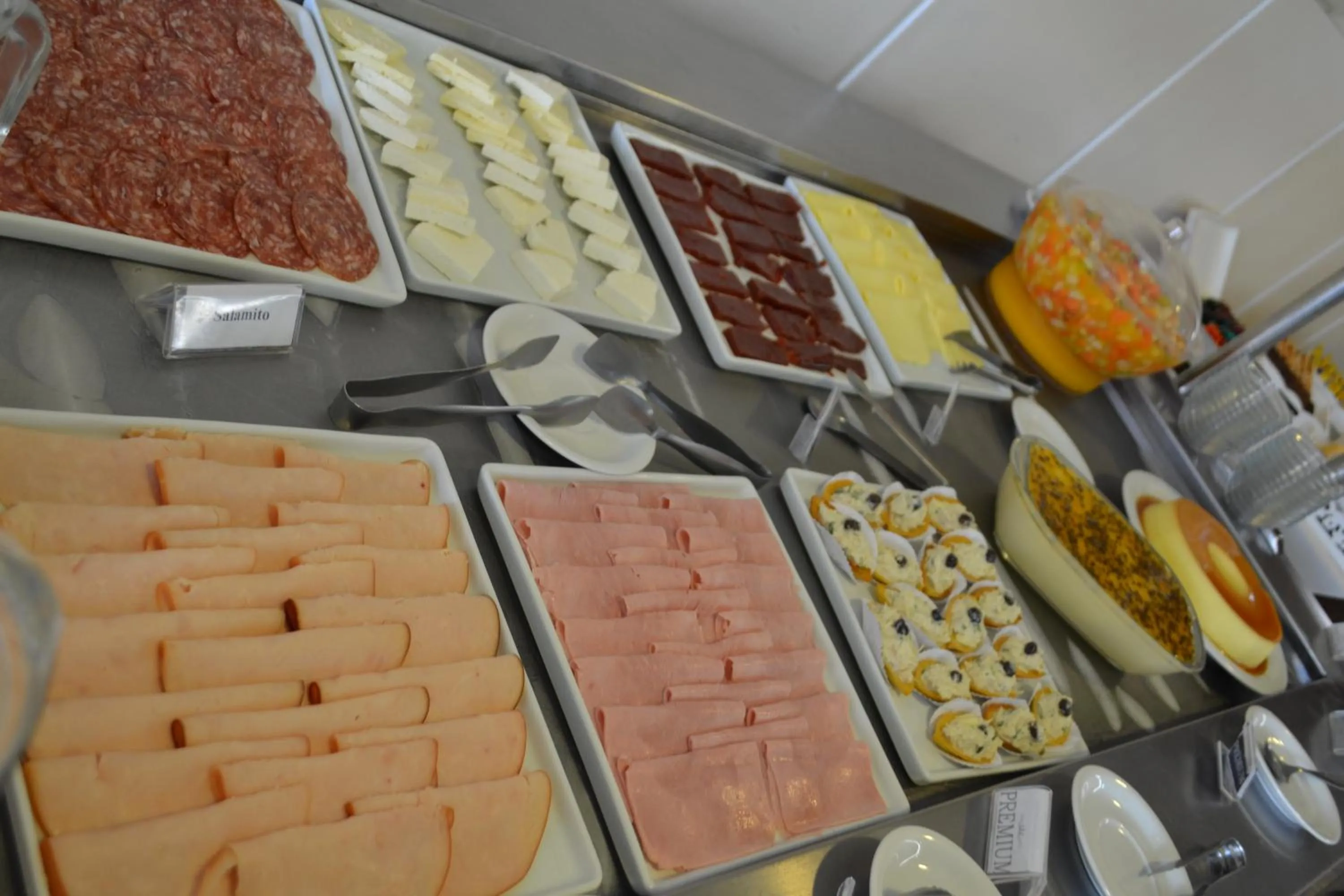 Buffet breakfast in Premium Vila Velha Ponta Grossa