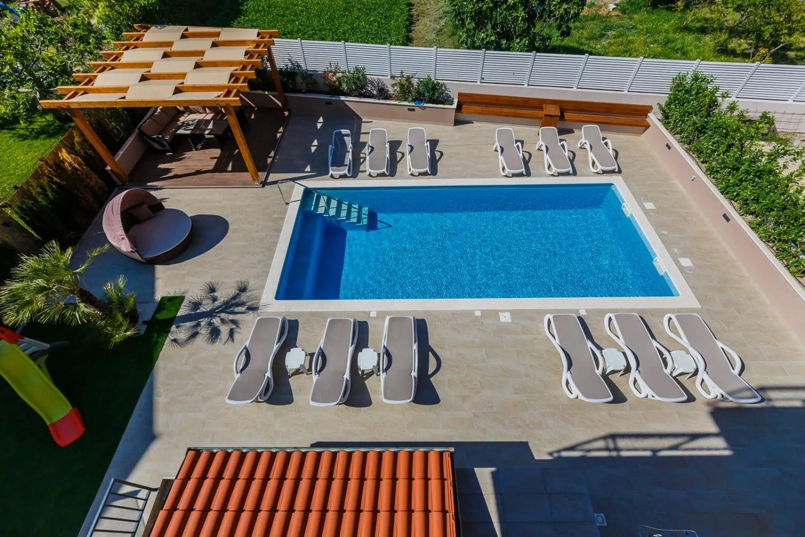 Swimming pool in Villa Tea