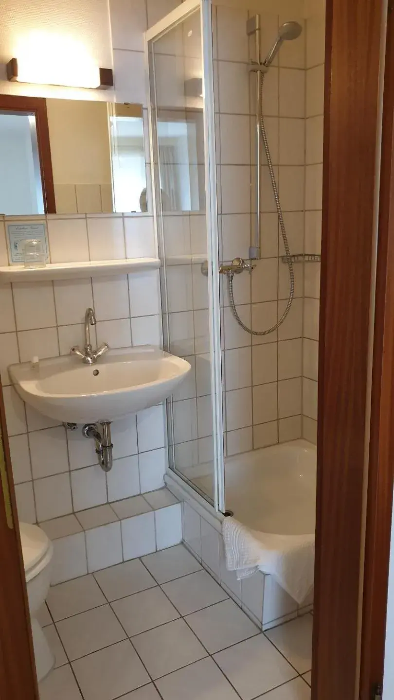 Large Single Room - single occupancy in Schollers Restaurant & Hotel Large Single Room - single occupancy in Schollers Restaurant & Hotel