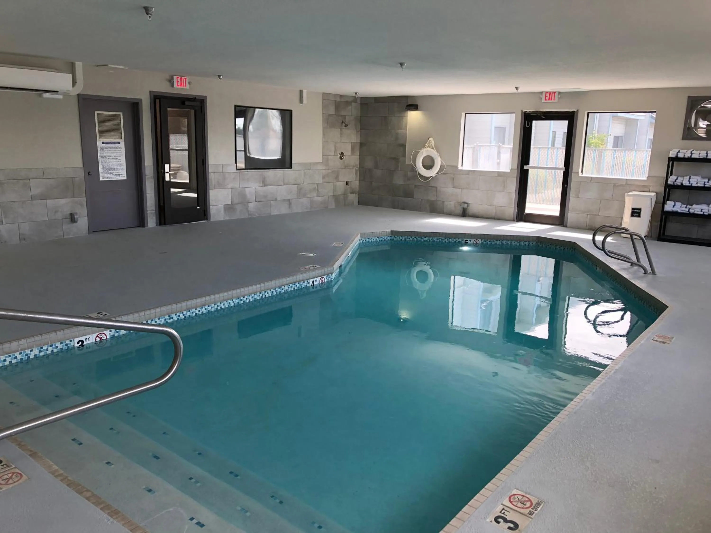 Swimming pool in Baymont by Wyndham Moses Lake