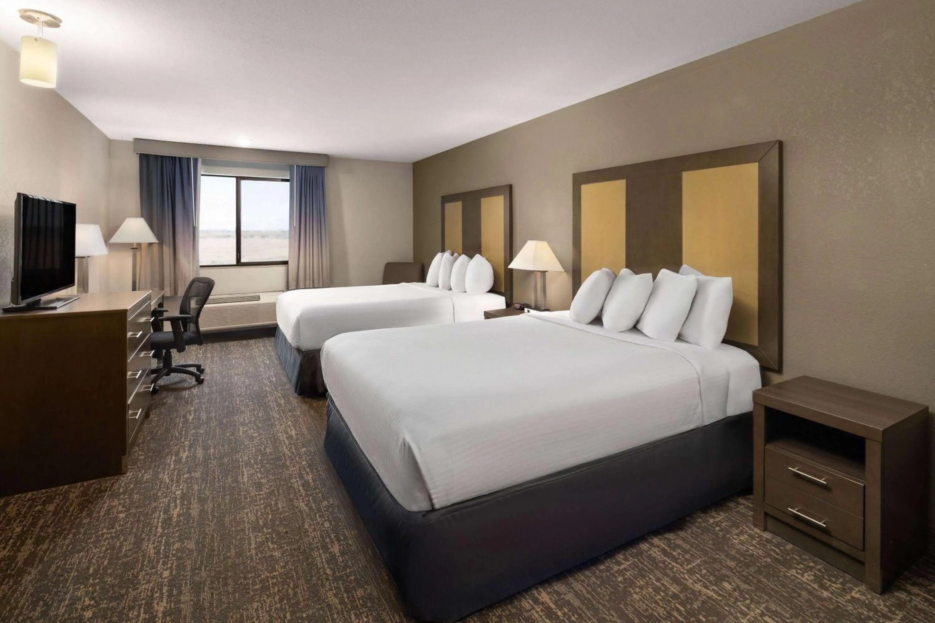 Photo of the whole room, Bed in Baymont by Wyndham Moses Lake