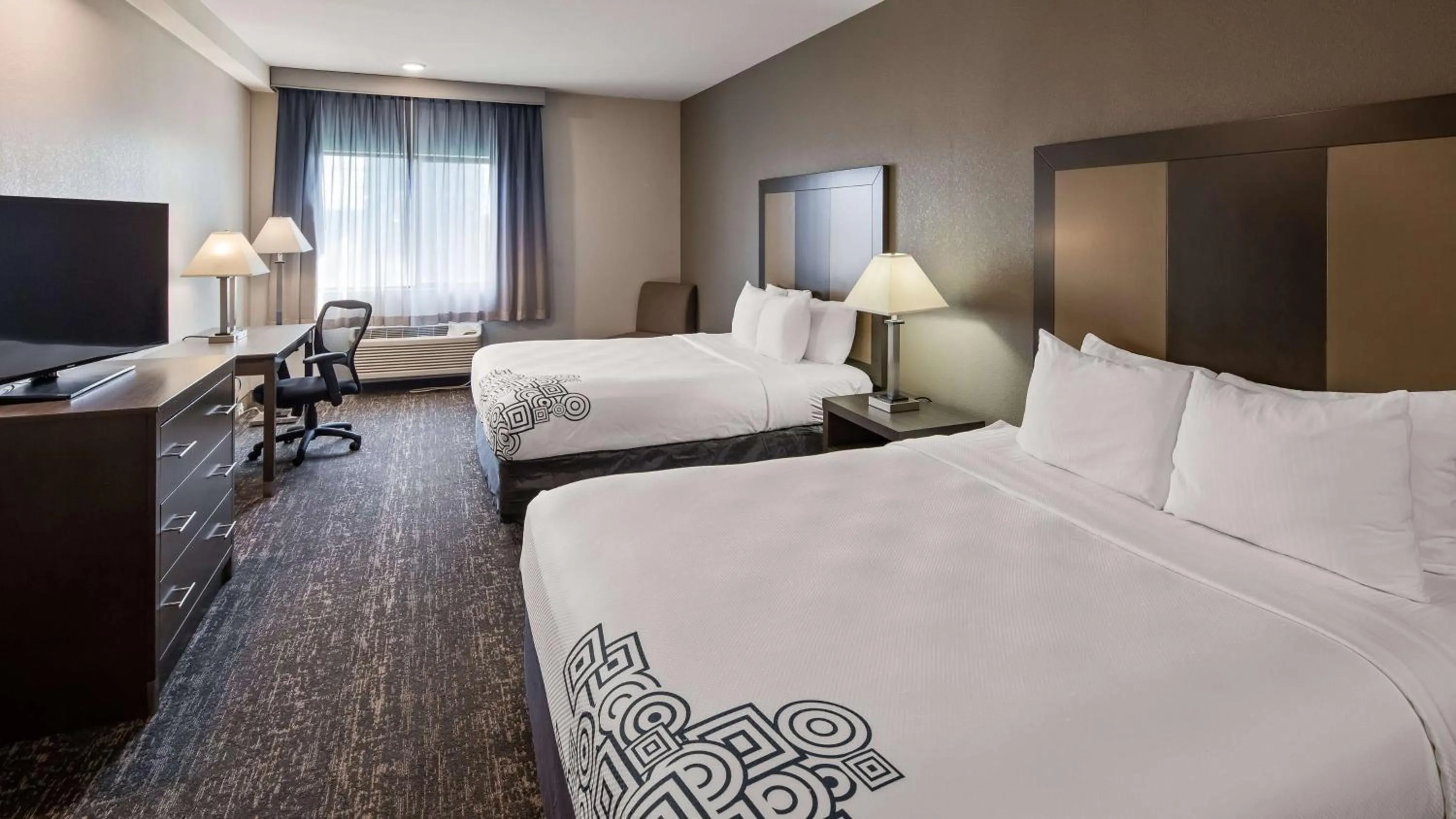 Photo of the whole room, Bed in Baymont by Wyndham Moses Lake