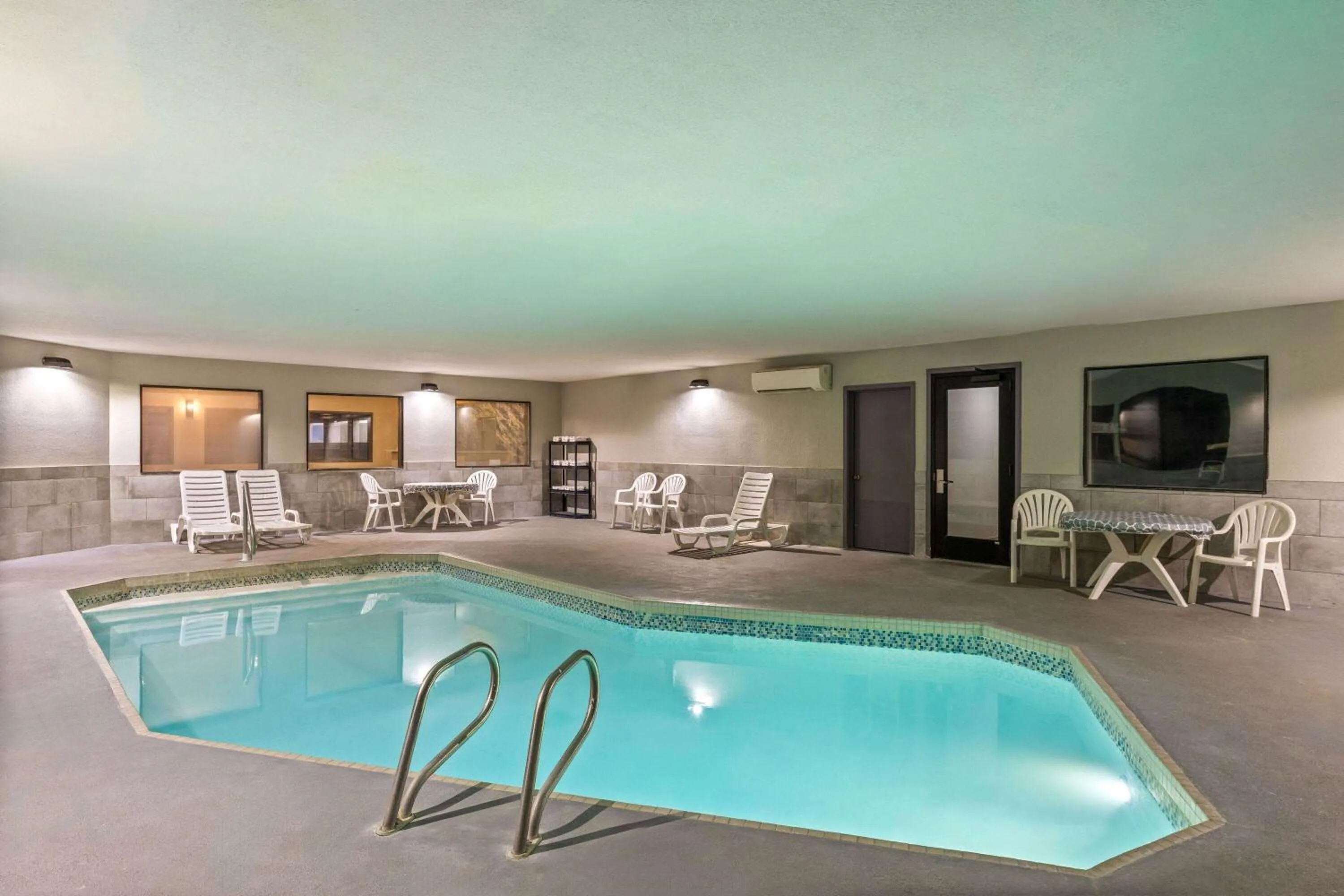 Swimming pool in Baymont by Wyndham Moses Lake