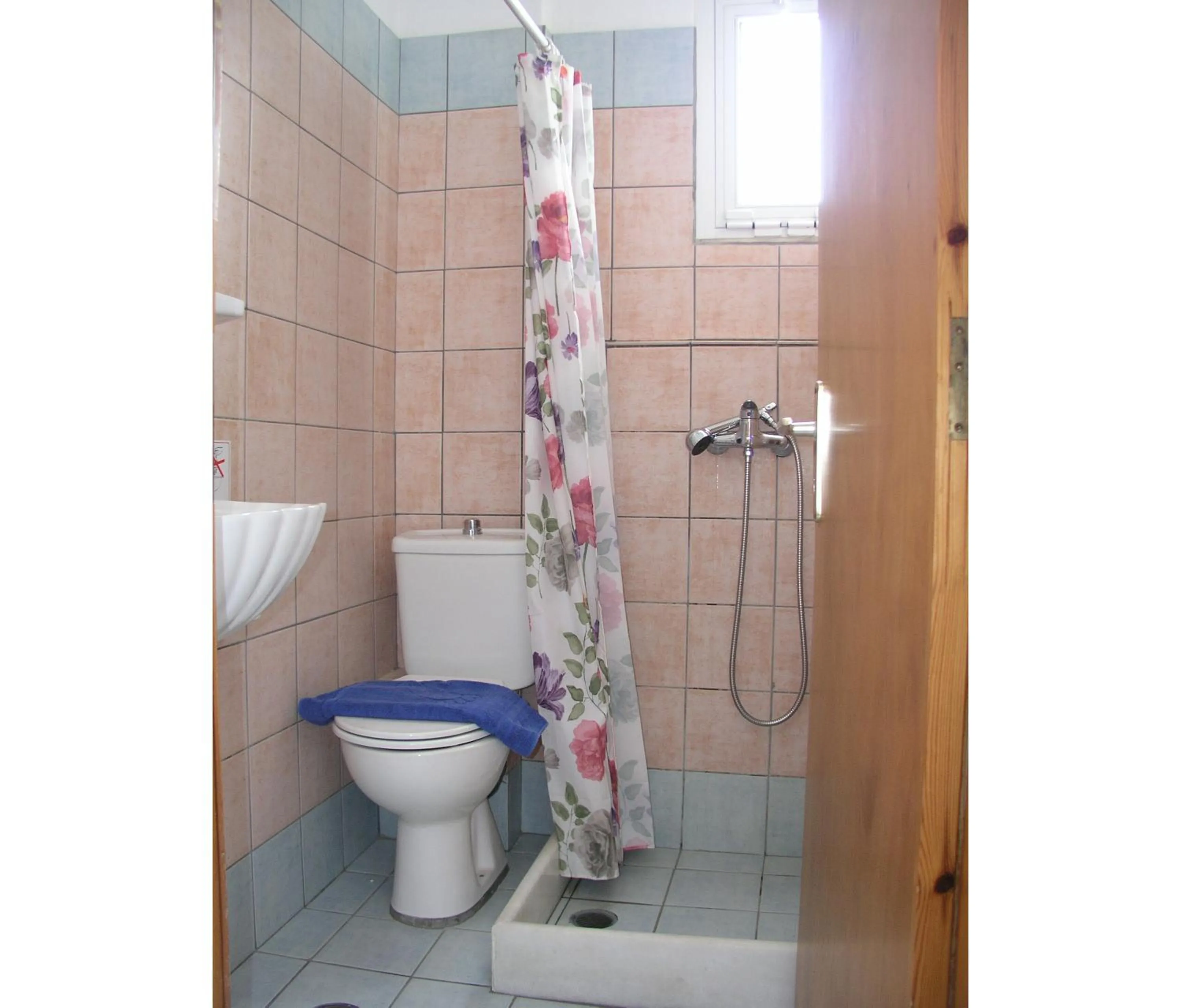 Shower in Hotel Helena