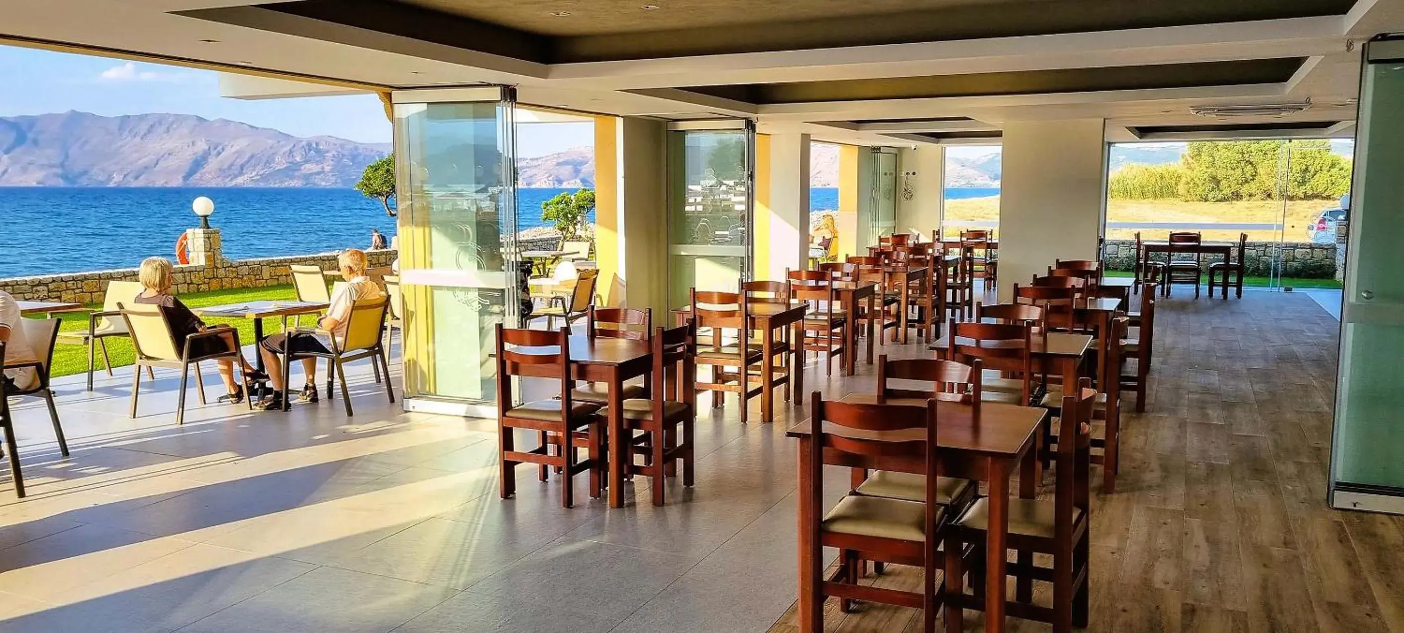 Restaurant/places to eat in Sunny Bay Hotel Restaurant/places to eat in Sunny Bay Hotel