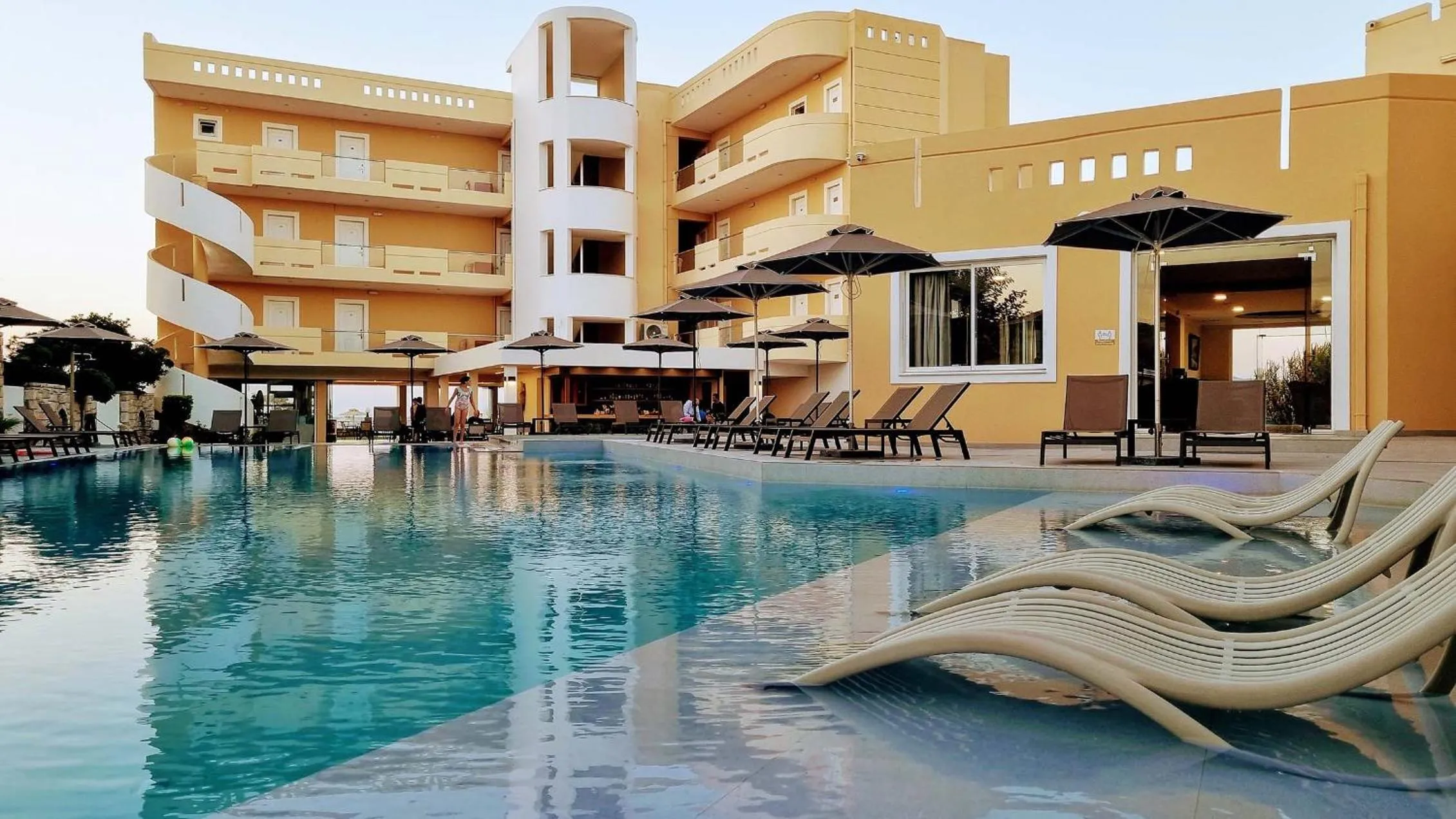 Property building in Sunny Bay Hotel