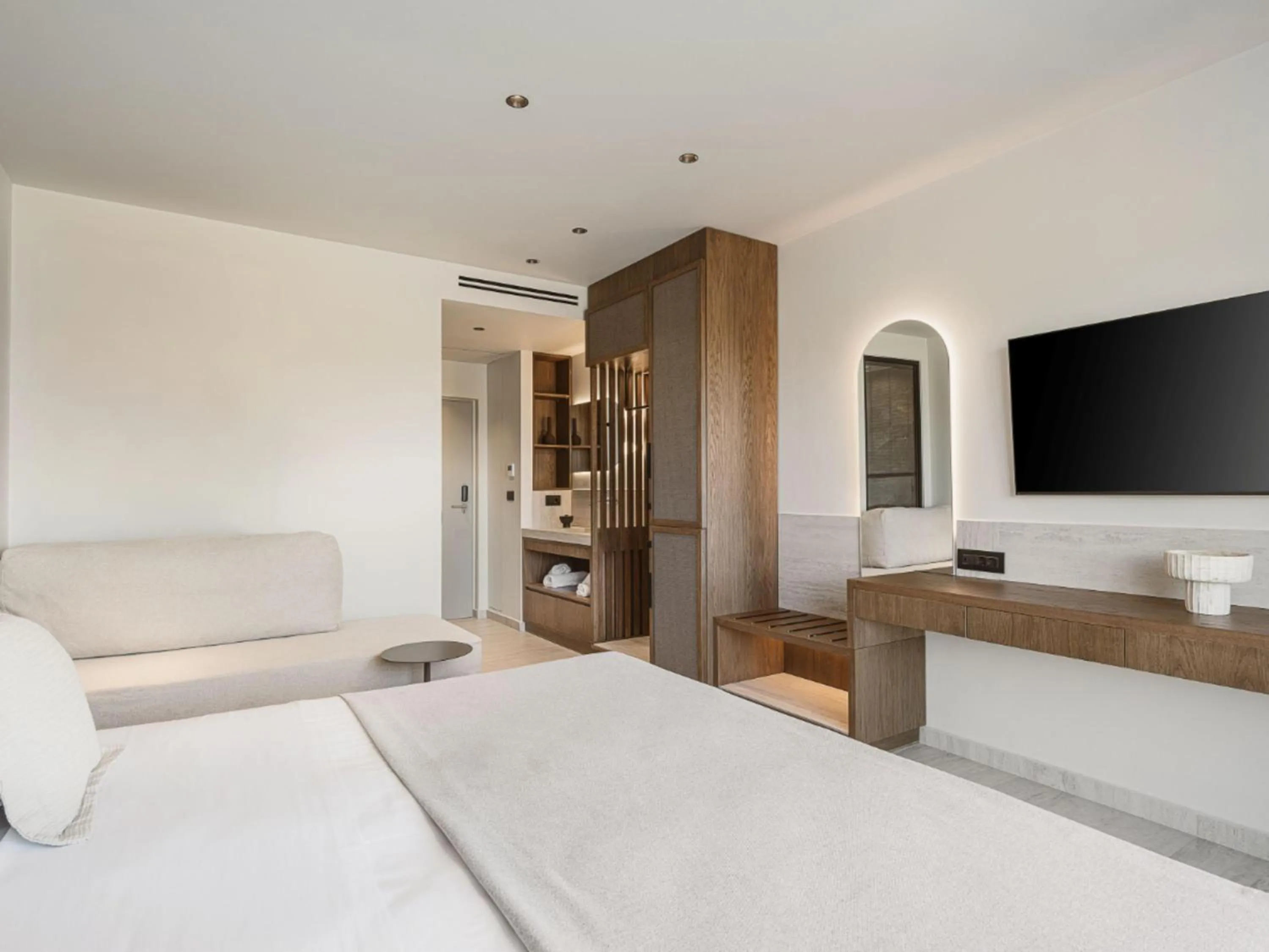 Bedroom, Bed in Sunny Bay Hotel